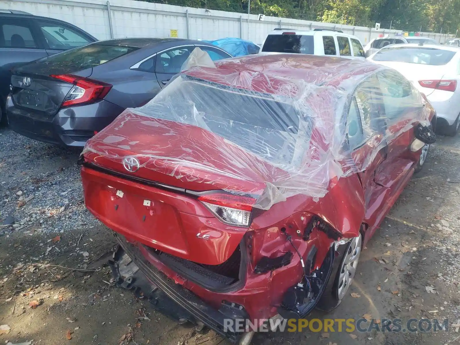 4 Photograph of a damaged car 5YFEPRAE4LP030578 TOYOTA COROLLA 2020