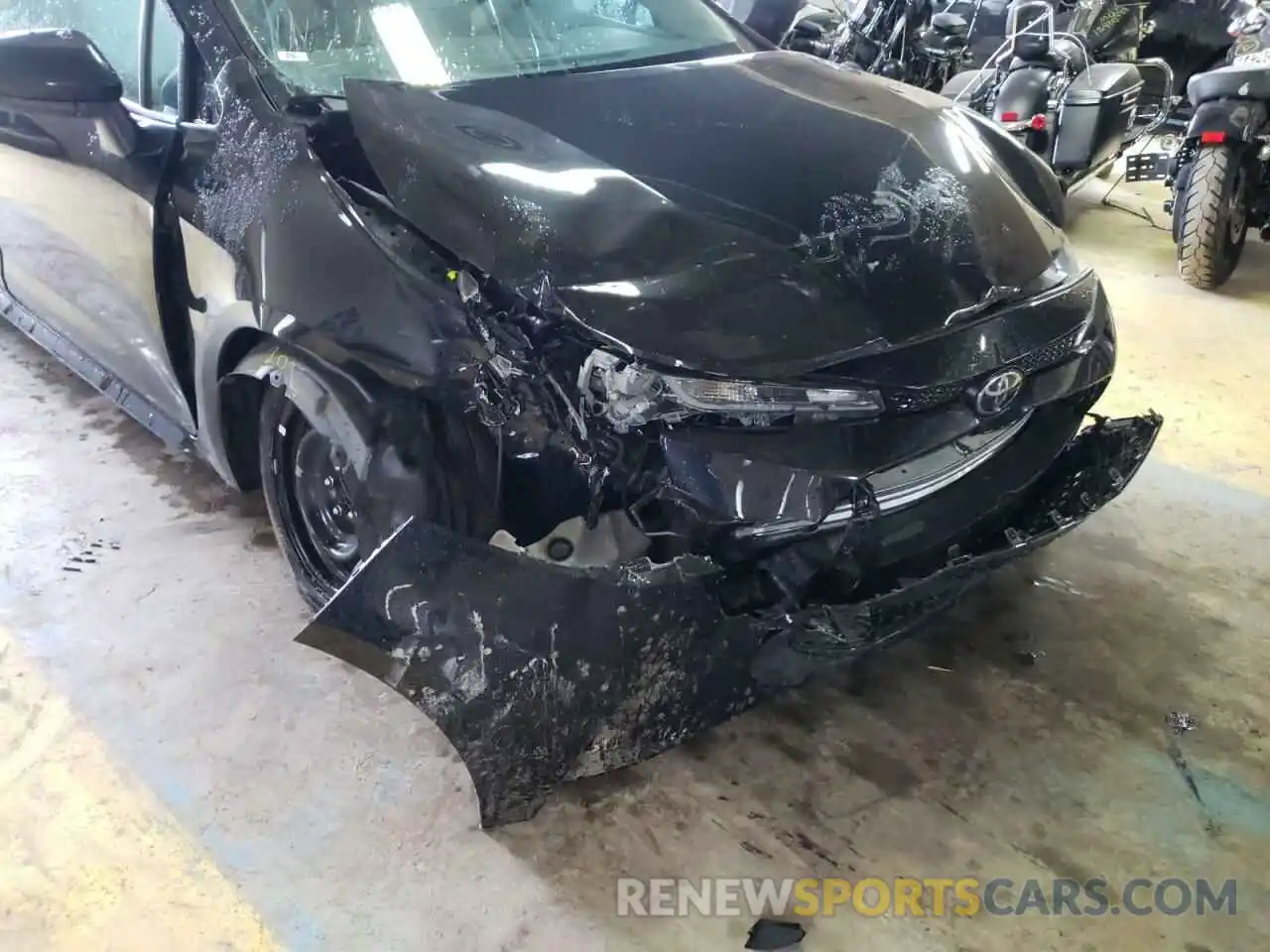 9 Photograph of a damaged car 5YFEPRAE4LP032475 TOYOTA COROLLA 2020