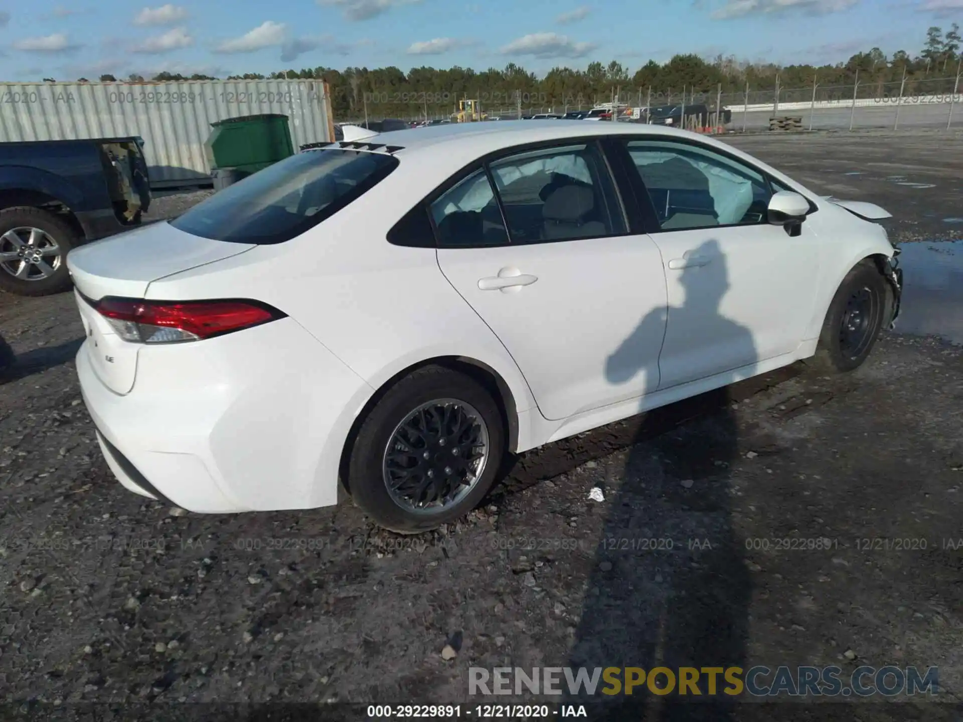 4 Photograph of a damaged car 5YFEPRAE4LP032749 TOYOTA COROLLA 2020