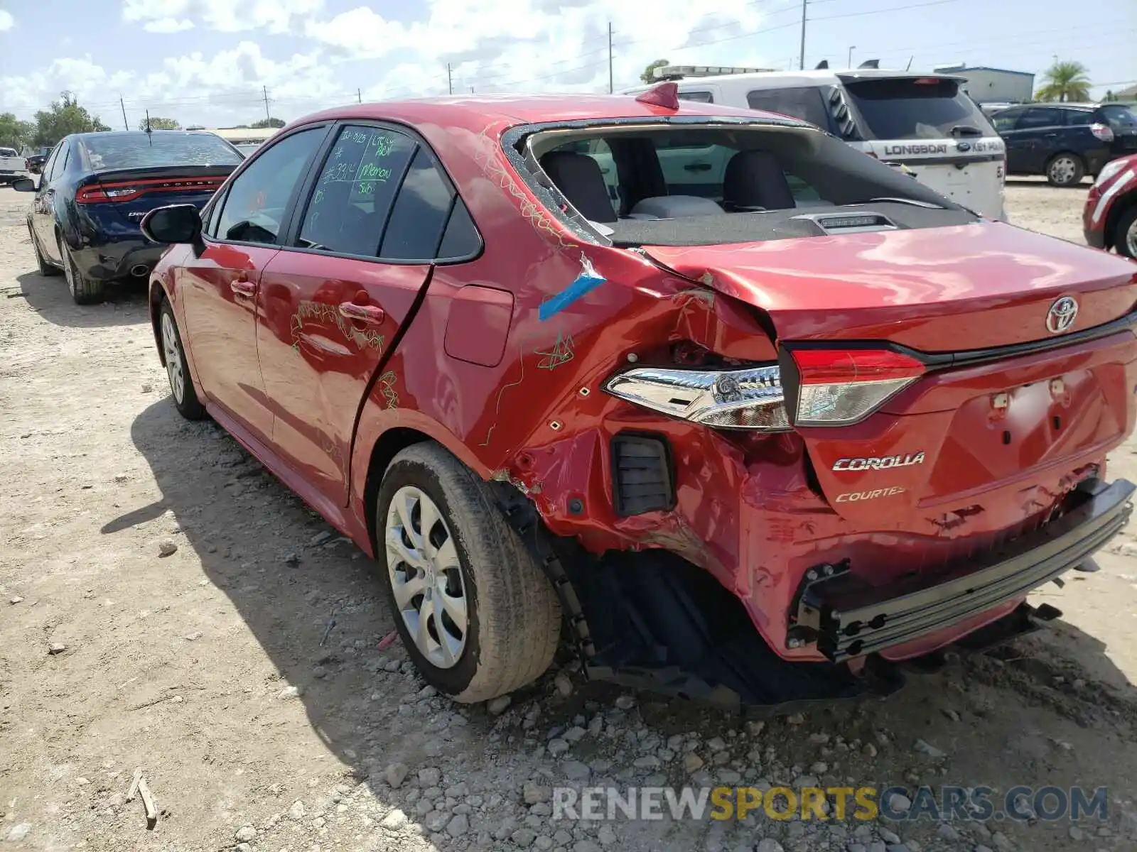 3 Photograph of a damaged car 5YFEPRAE4LP033299 TOYOTA COROLLA 2020