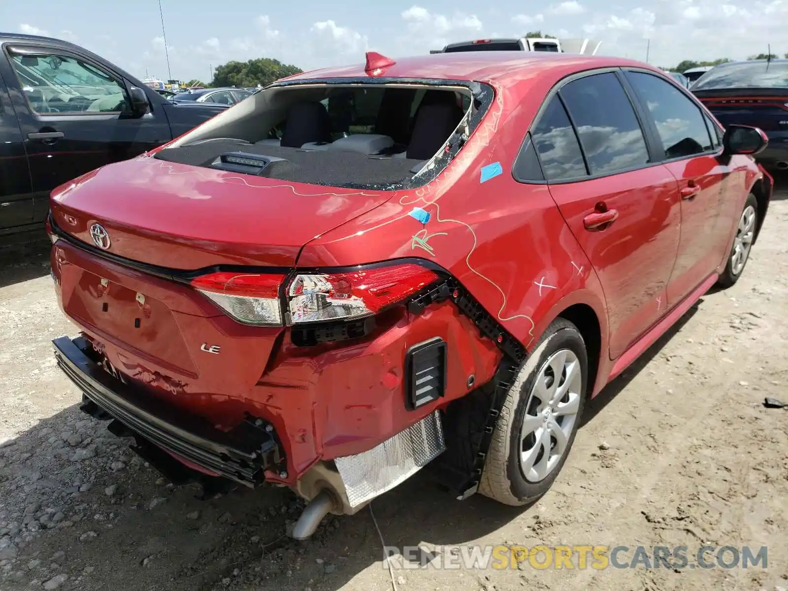 4 Photograph of a damaged car 5YFEPRAE4LP033299 TOYOTA COROLLA 2020