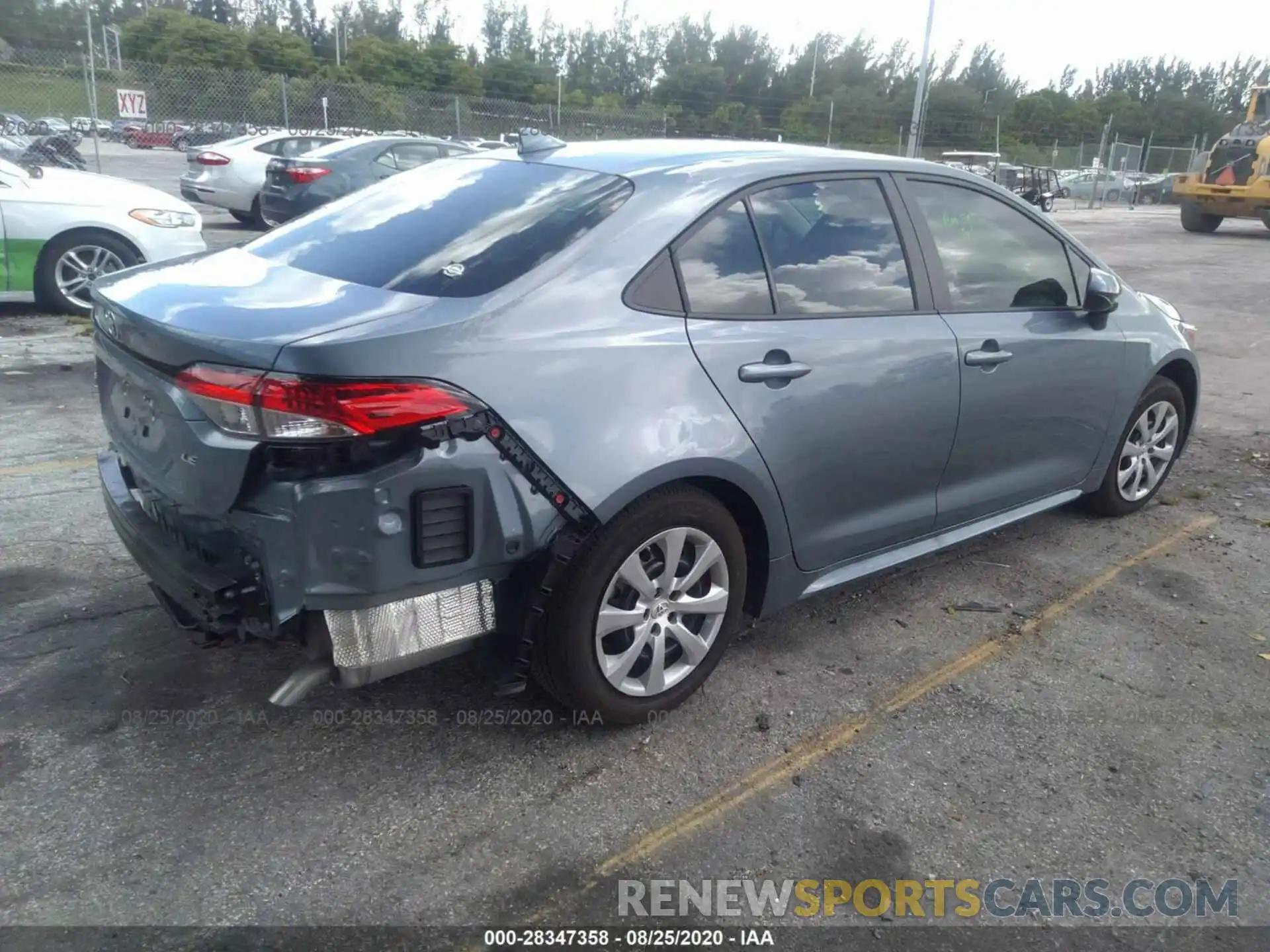 4 Photograph of a damaged car 5YFEPRAE4LP033366 TOYOTA COROLLA 2020