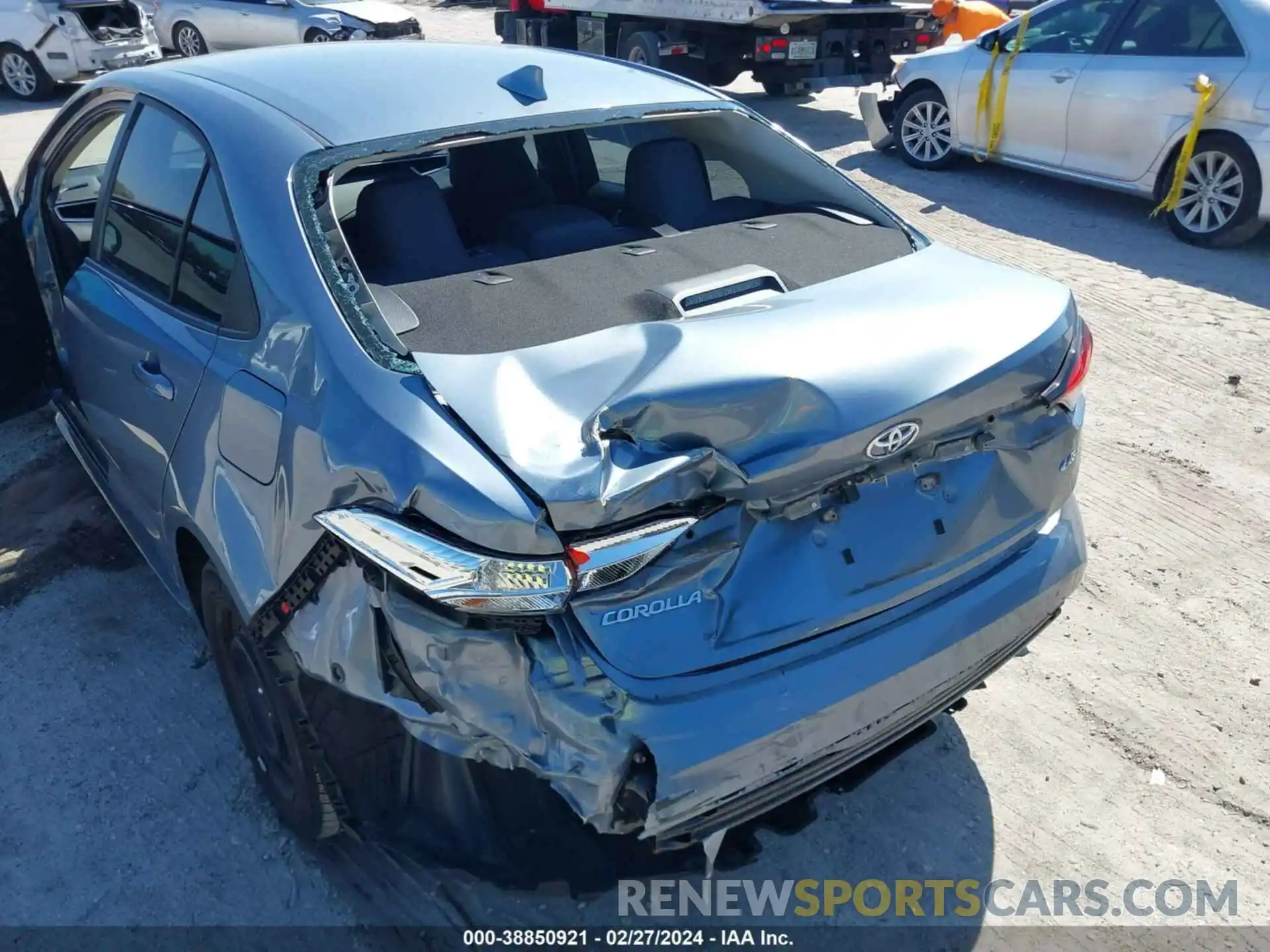 12 Photograph of a damaged car 5YFEPRAE4LP035070 TOYOTA COROLLA 2020