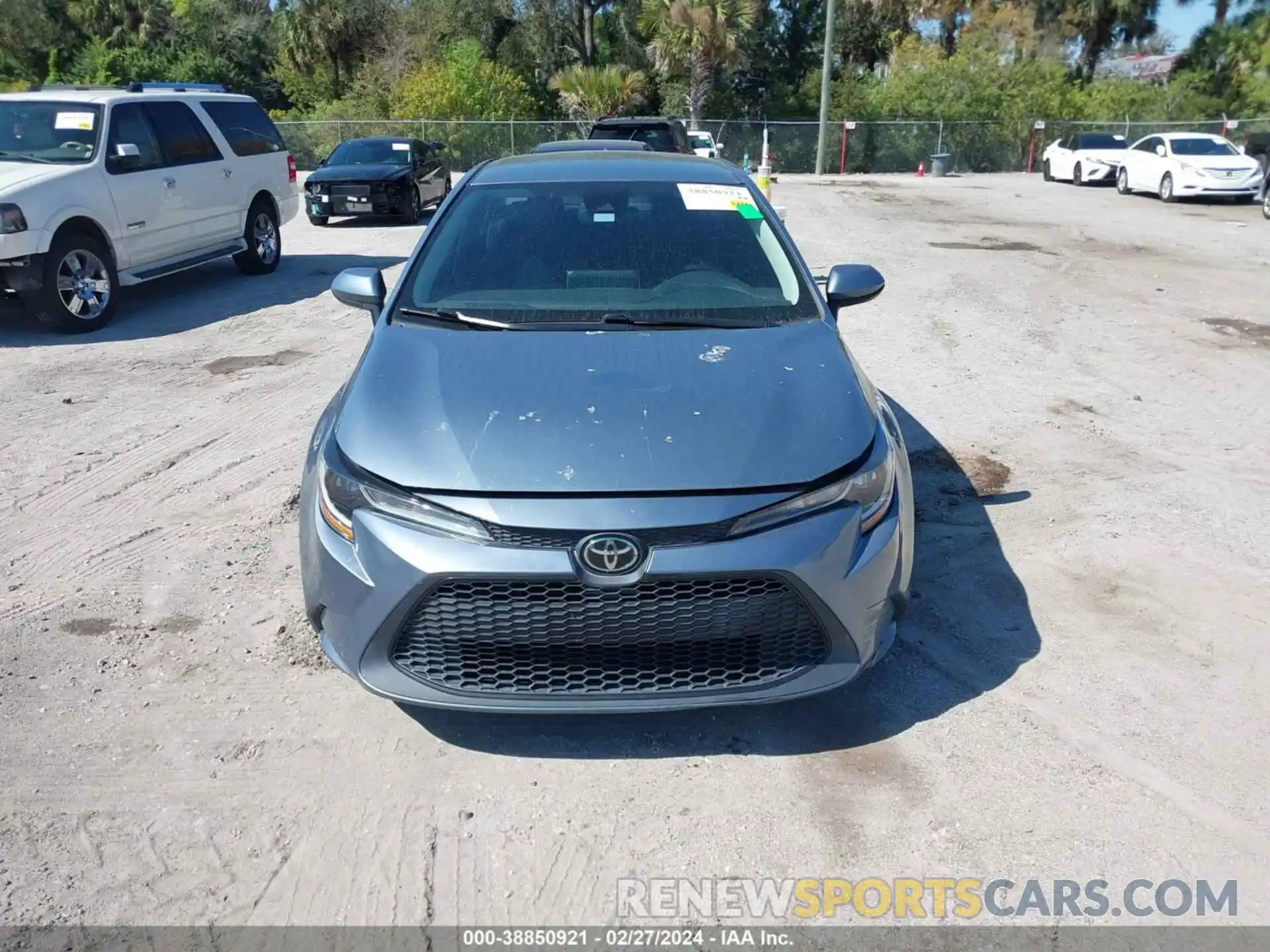 13 Photograph of a damaged car 5YFEPRAE4LP035070 TOYOTA COROLLA 2020