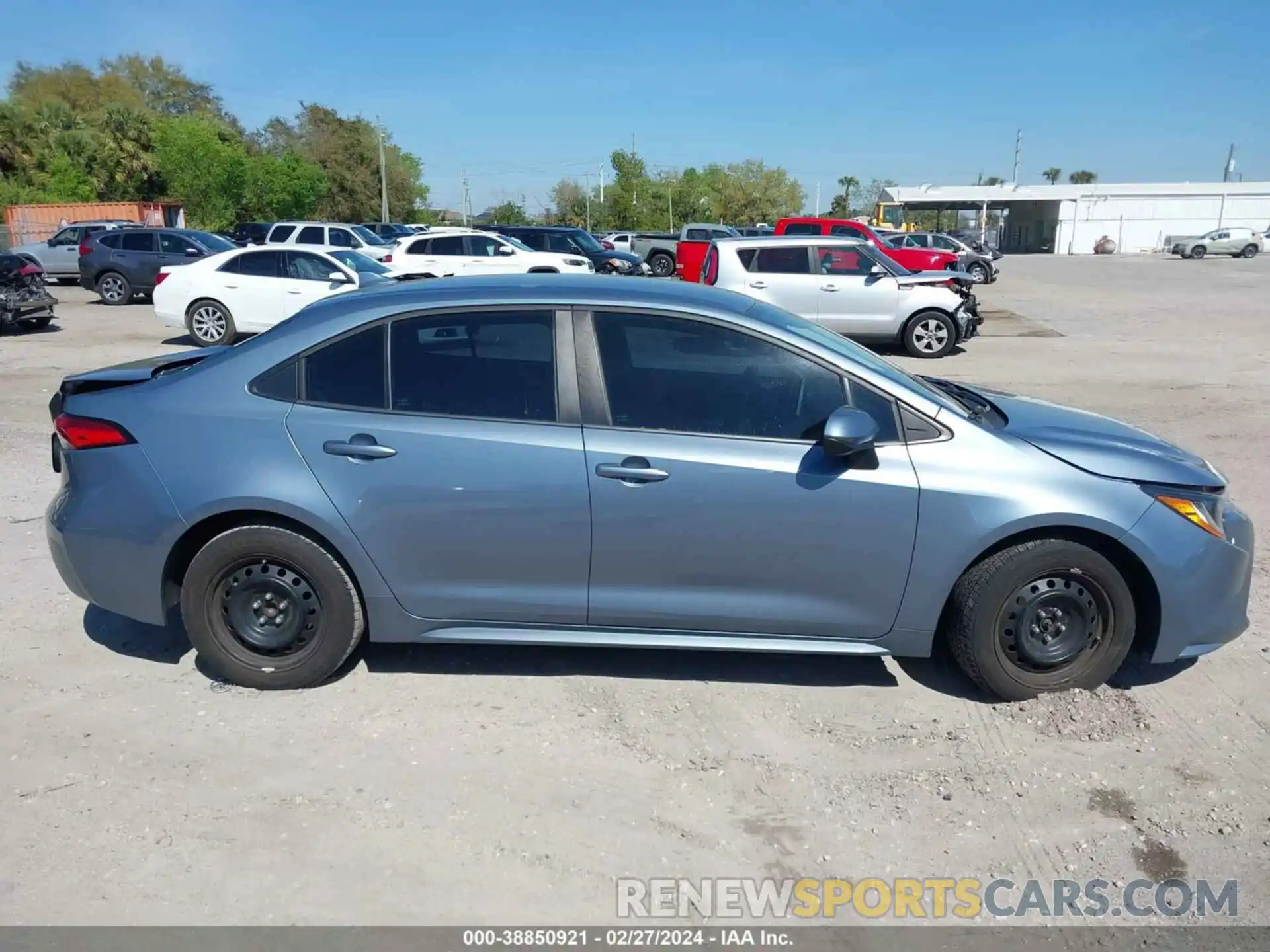 14 Photograph of a damaged car 5YFEPRAE4LP035070 TOYOTA COROLLA 2020