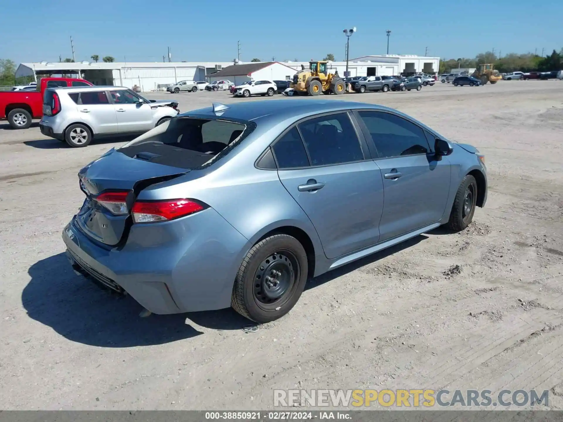 4 Photograph of a damaged car 5YFEPRAE4LP035070 TOYOTA COROLLA 2020