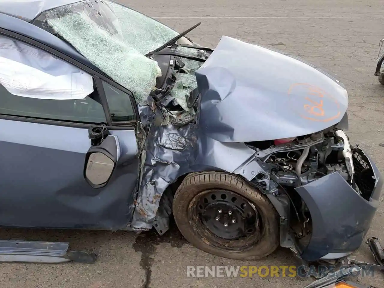 9 Photograph of a damaged car 5YFEPRAE4LP035456 TOYOTA COROLLA 2020