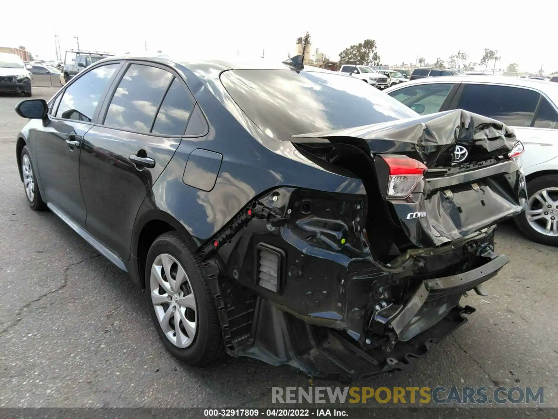 3 Photograph of a damaged car 5YFEPRAE4LP036087 TOYOTA COROLLA 2020