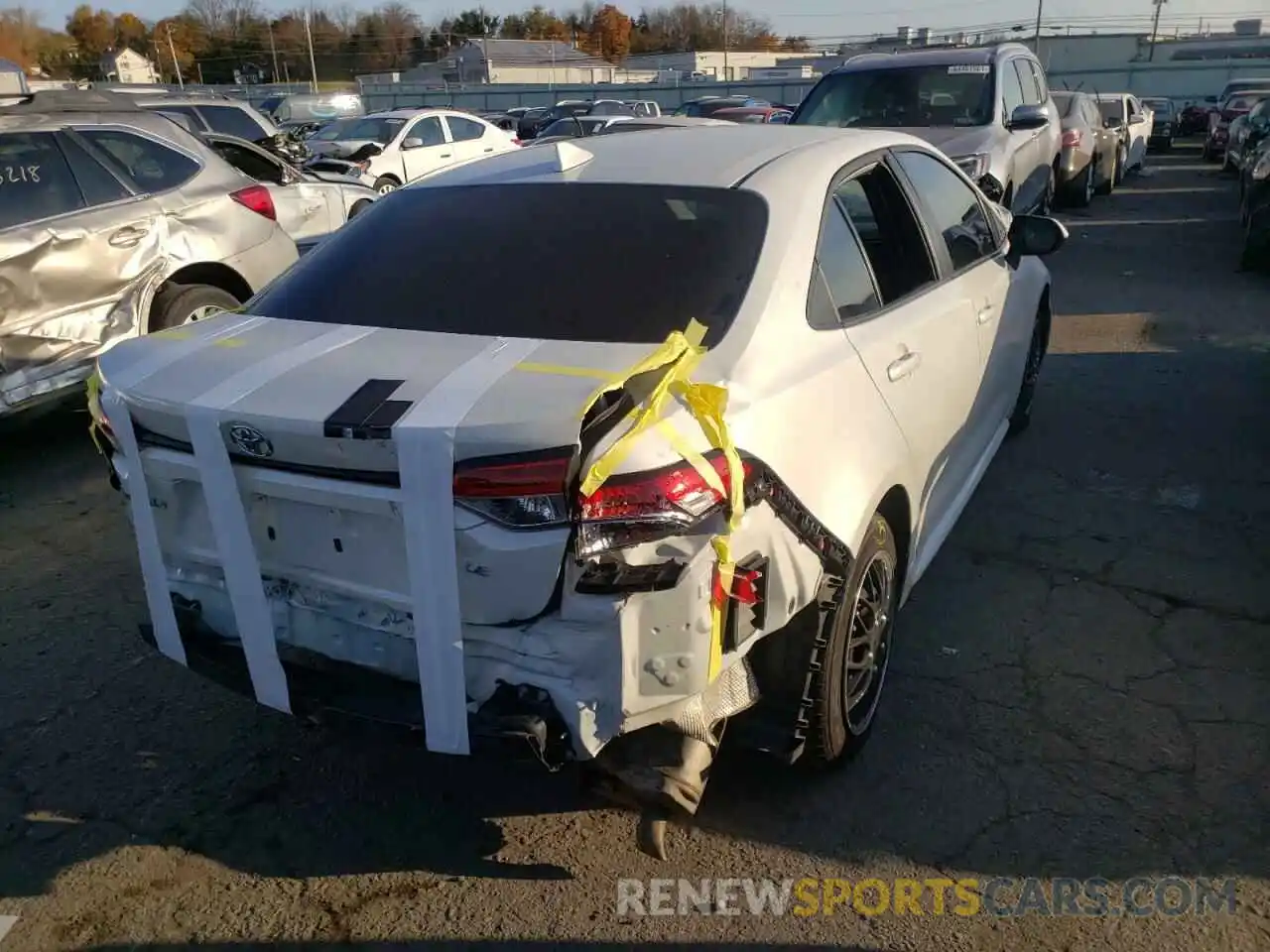 4 Photograph of a damaged car 5YFEPRAE4LP036719 TOYOTA COROLLA 2020