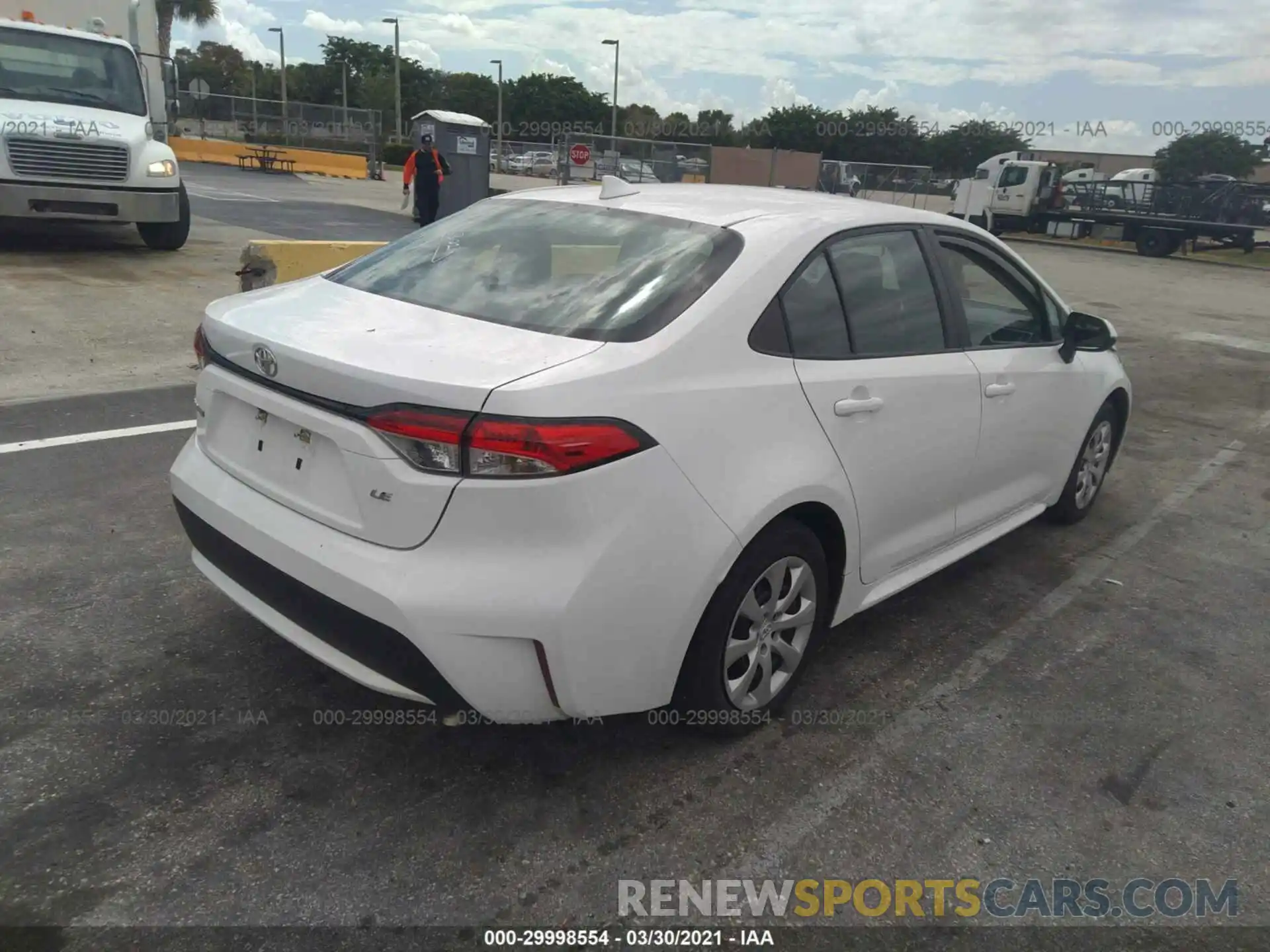 4 Photograph of a damaged car 5YFEPRAE4LP036736 TOYOTA COROLLA 2020