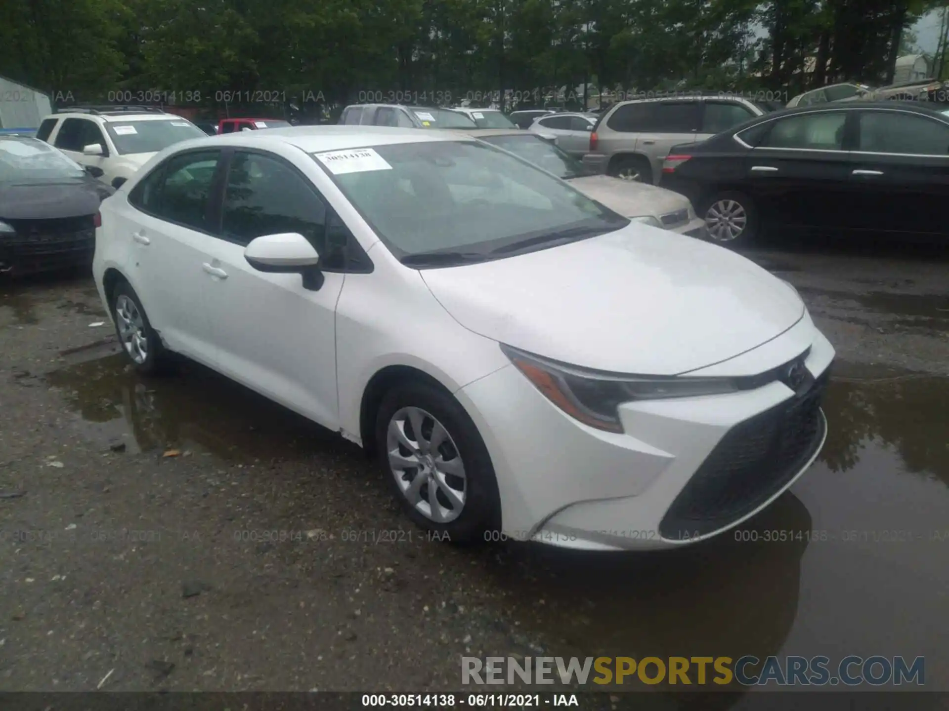 1 Photograph of a damaged car 5YFEPRAE4LP038860 TOYOTA COROLLA 2020