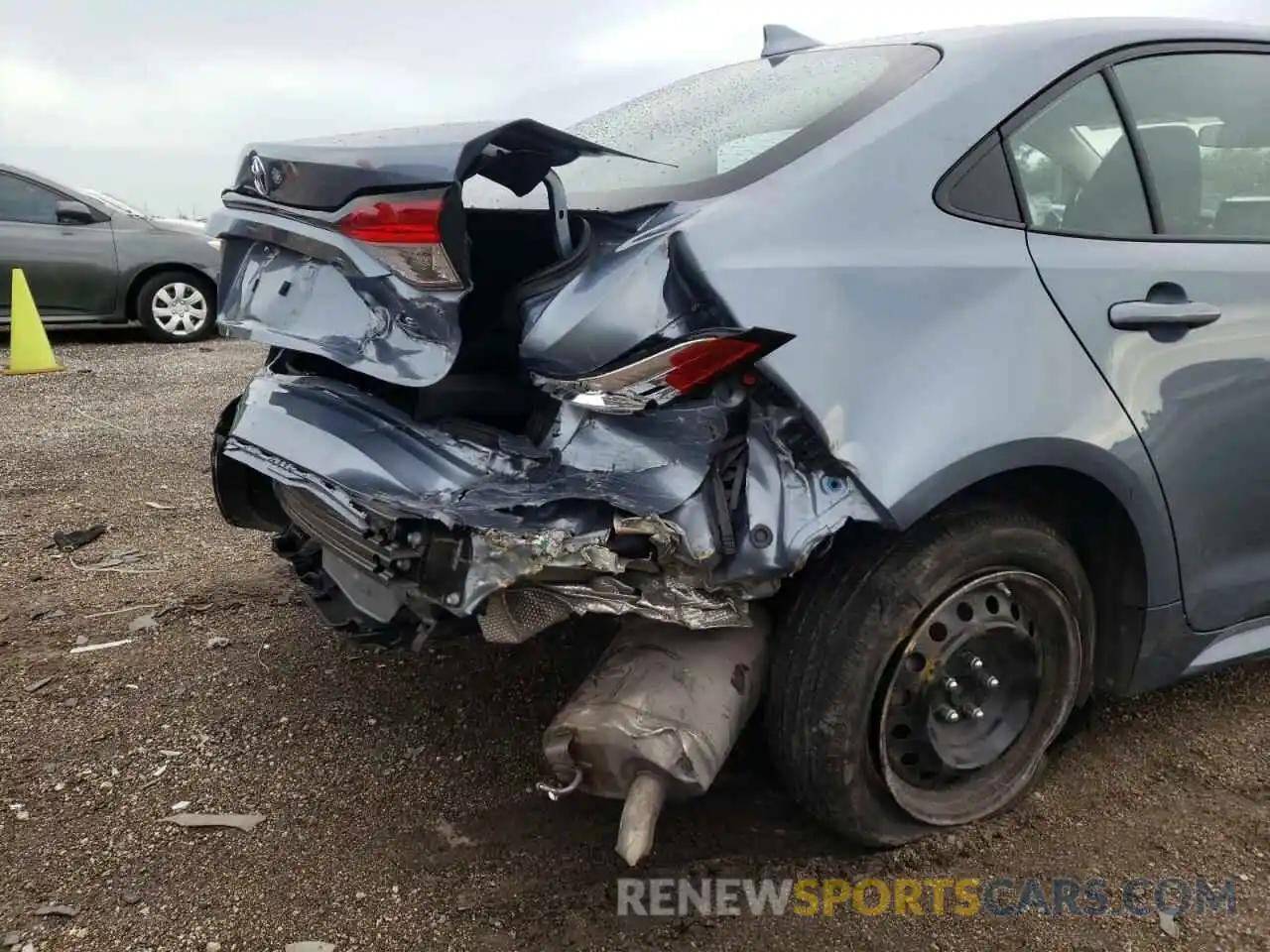 9 Photograph of a damaged car 5YFEPRAE4LP039703 TOYOTA COROLLA 2020