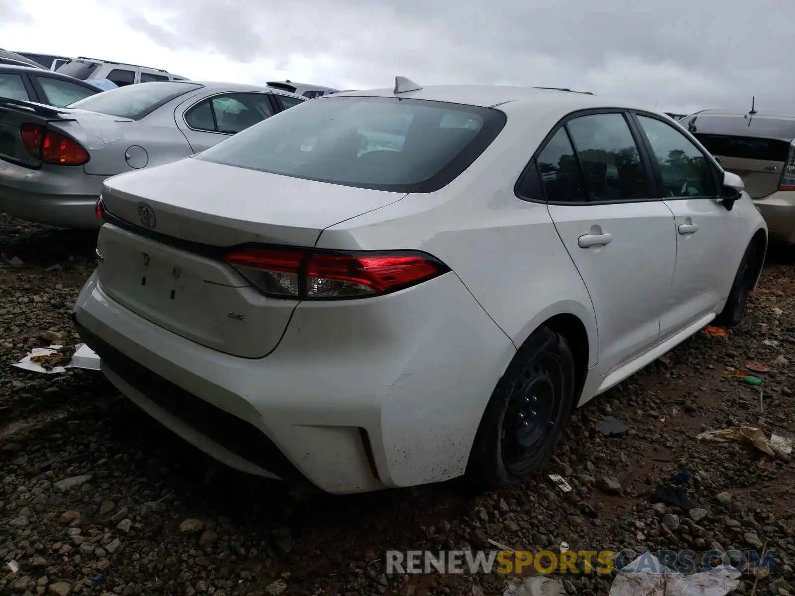 4 Photograph of a damaged car 5YFEPRAE4LP040205 TOYOTA COROLLA 2020