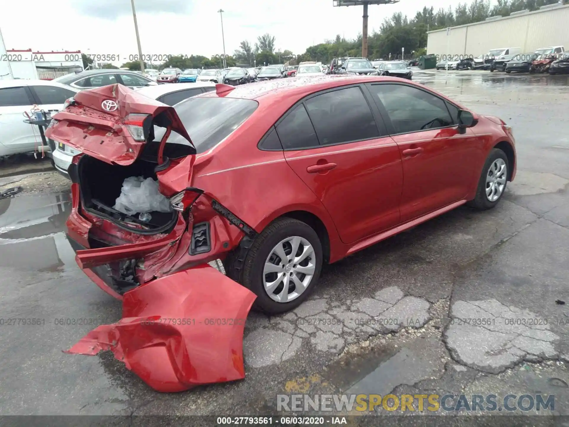 4 Photograph of a damaged car 5YFEPRAE4LP042262 TOYOTA COROLLA 2020