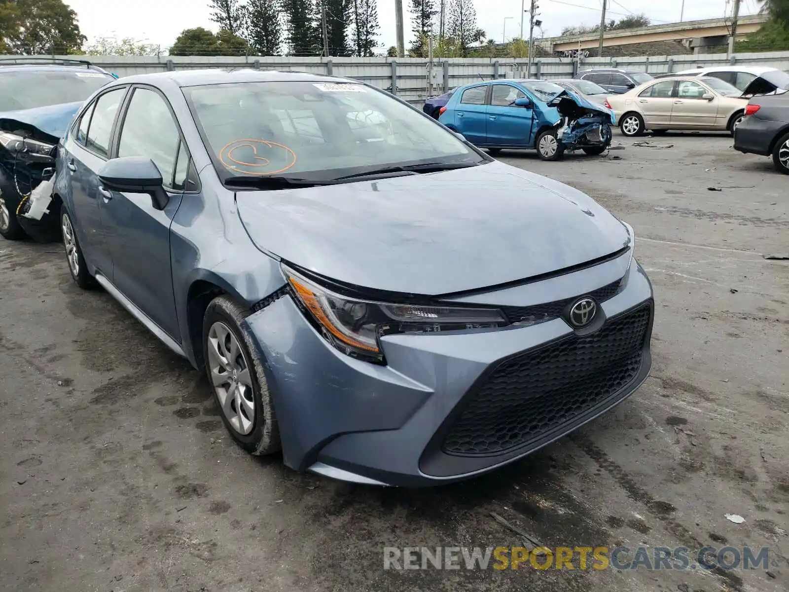 1 Photograph of a damaged car 5YFEPRAE4LP042553 TOYOTA COROLLA 2020