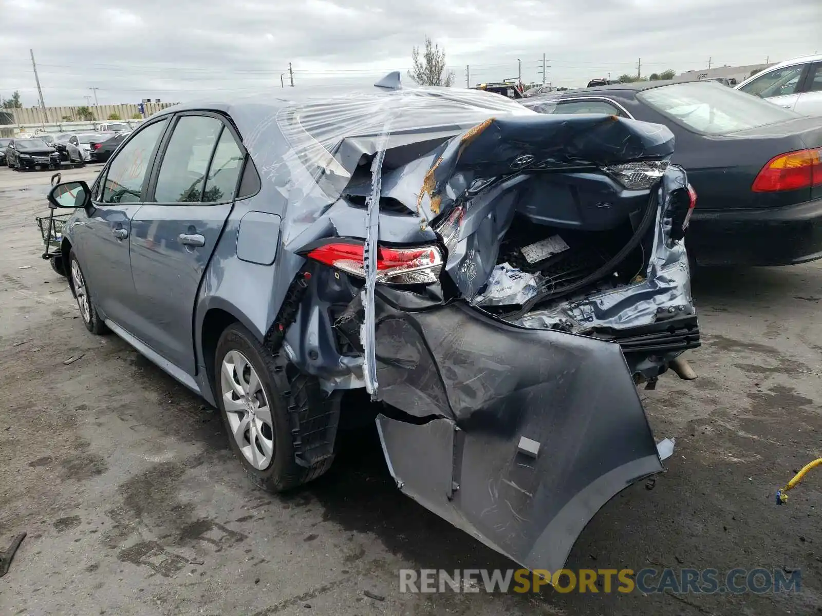 3 Photograph of a damaged car 5YFEPRAE4LP042553 TOYOTA COROLLA 2020