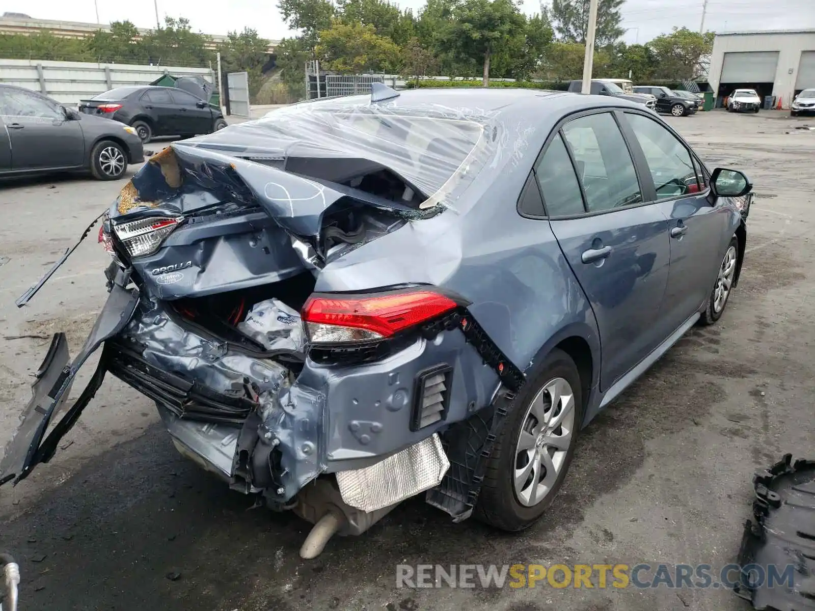 4 Photograph of a damaged car 5YFEPRAE4LP042553 TOYOTA COROLLA 2020