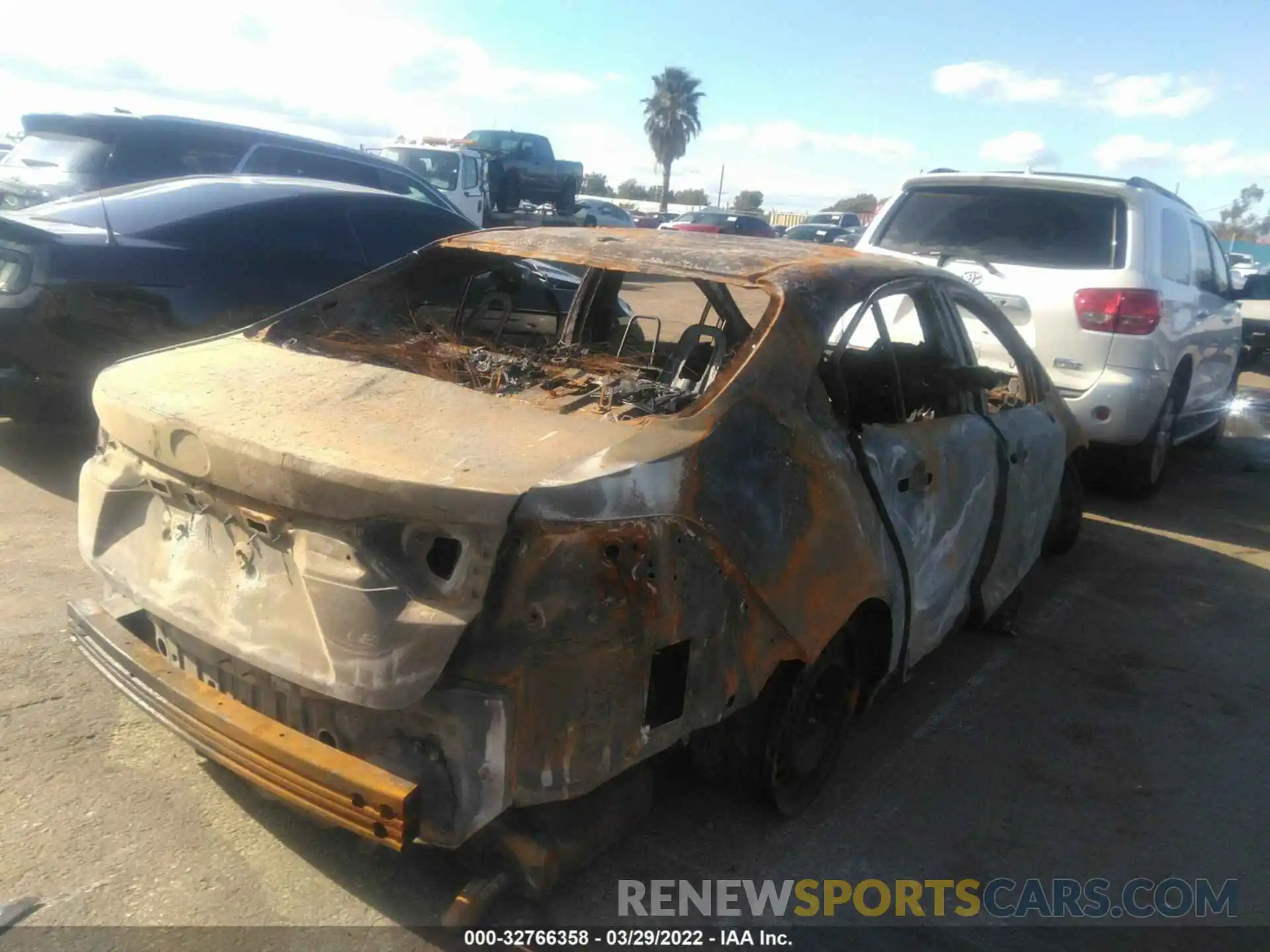 4 Photograph of a damaged car 5YFEPRAE4LP044819 TOYOTA COROLLA 2020