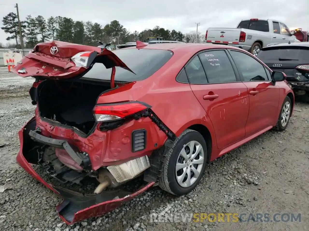 4 Photograph of a damaged car 5YFEPRAE4LP046215 TOYOTA COROLLA 2020