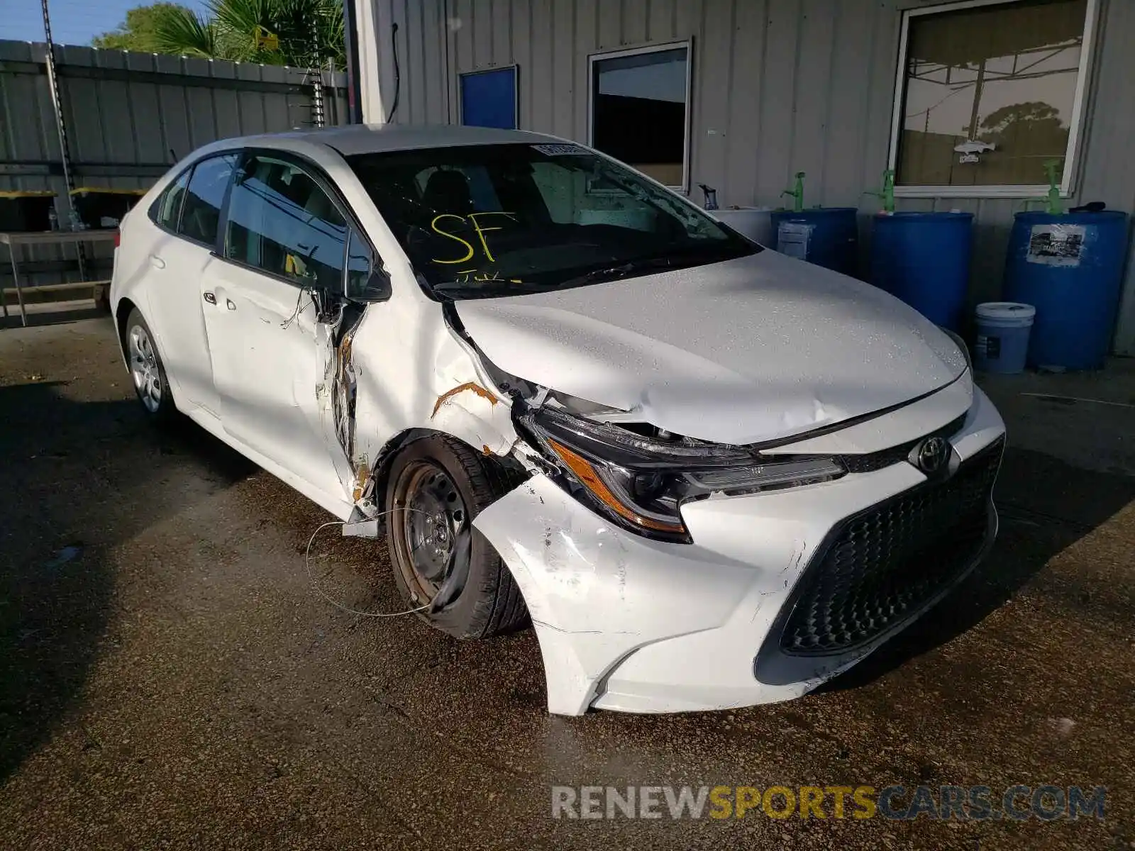 1 Photograph of a damaged car 5YFEPRAE4LP047686 TOYOTA COROLLA 2020