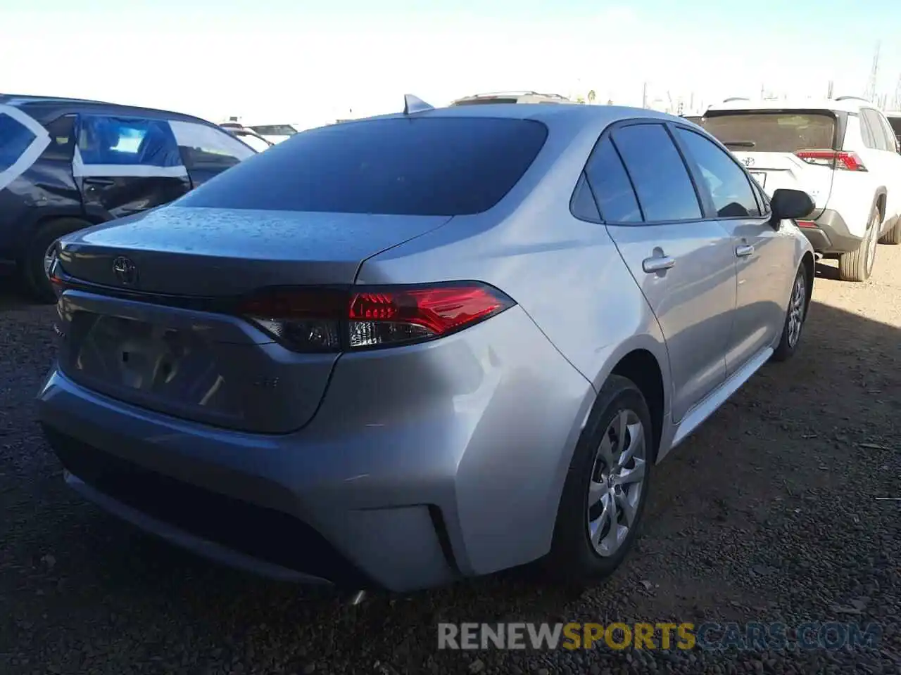 4 Photograph of a damaged car 5YFEPRAE4LP053102 TOYOTA COROLLA 2020