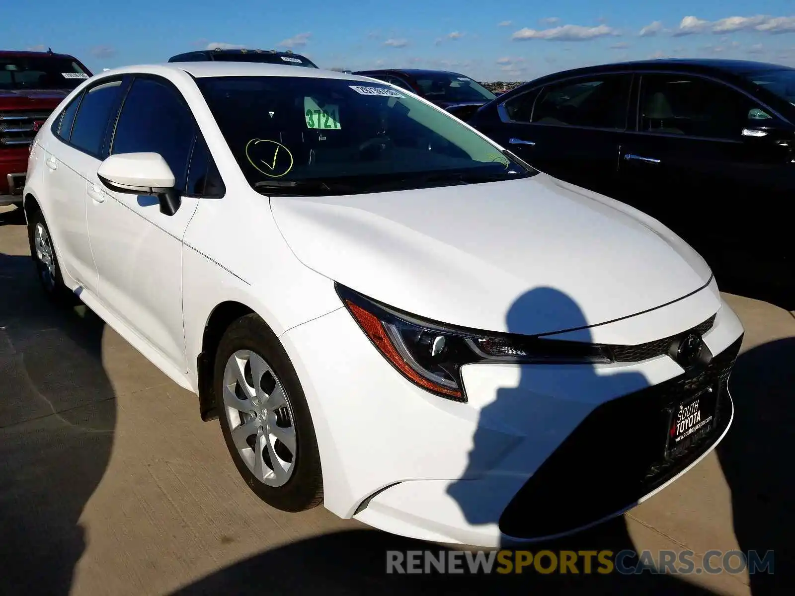 1 Photograph of a damaged car 5YFEPRAE4LP054668 TOYOTA COROLLA 2020