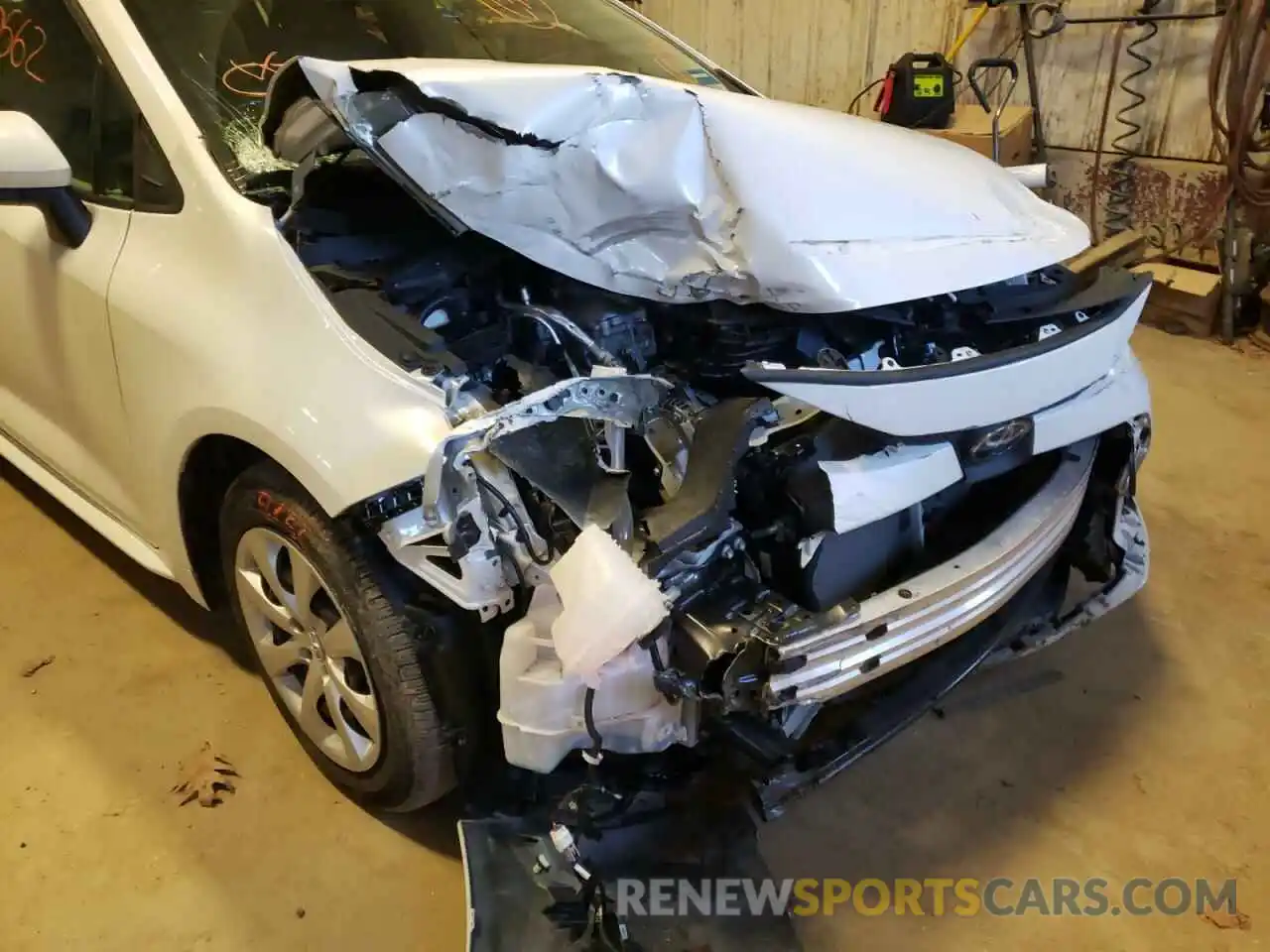 9 Photograph of a damaged car 5YFEPRAE4LP056145 TOYOTA COROLLA 2020