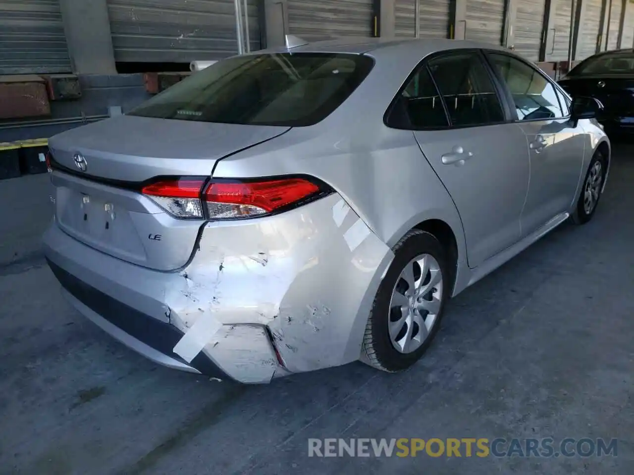 4 Photograph of a damaged car 5YFEPRAE4LP062303 TOYOTA COROLLA 2020