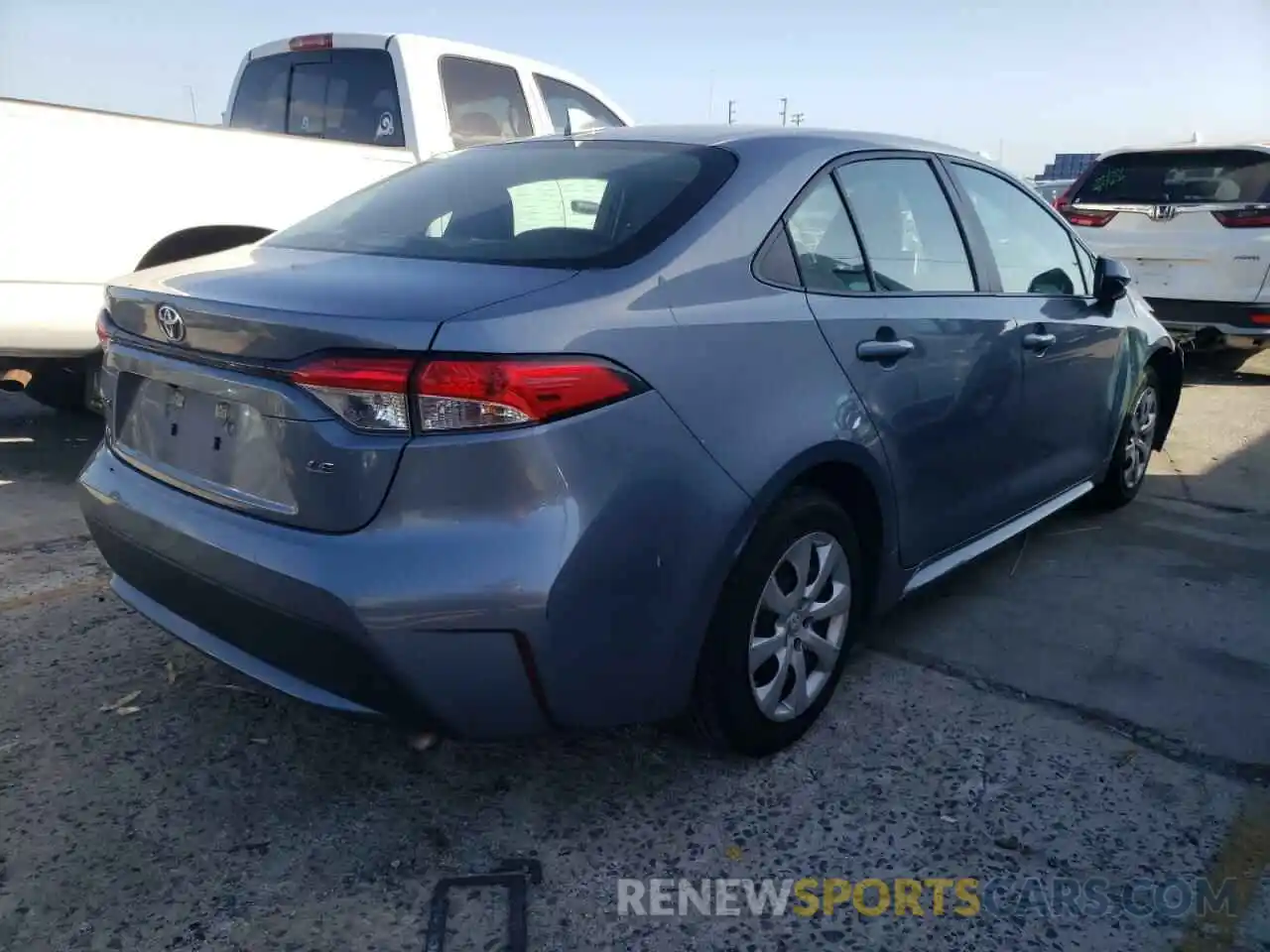 4 Photograph of a damaged car 5YFEPRAE4LP063385 TOYOTA COROLLA 2020