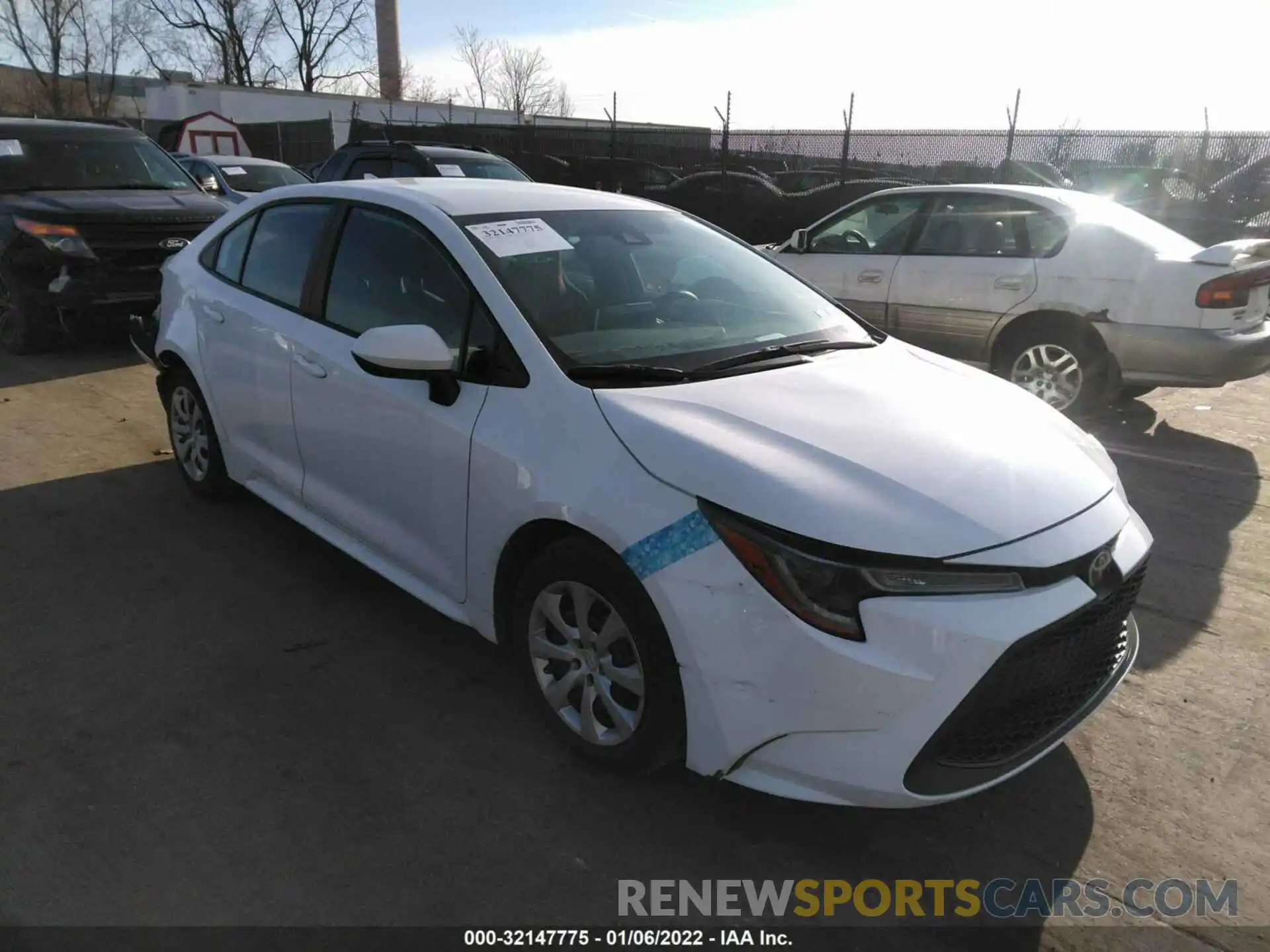 1 Photograph of a damaged car 5YFEPRAE4LP066626 TOYOTA COROLLA 2020