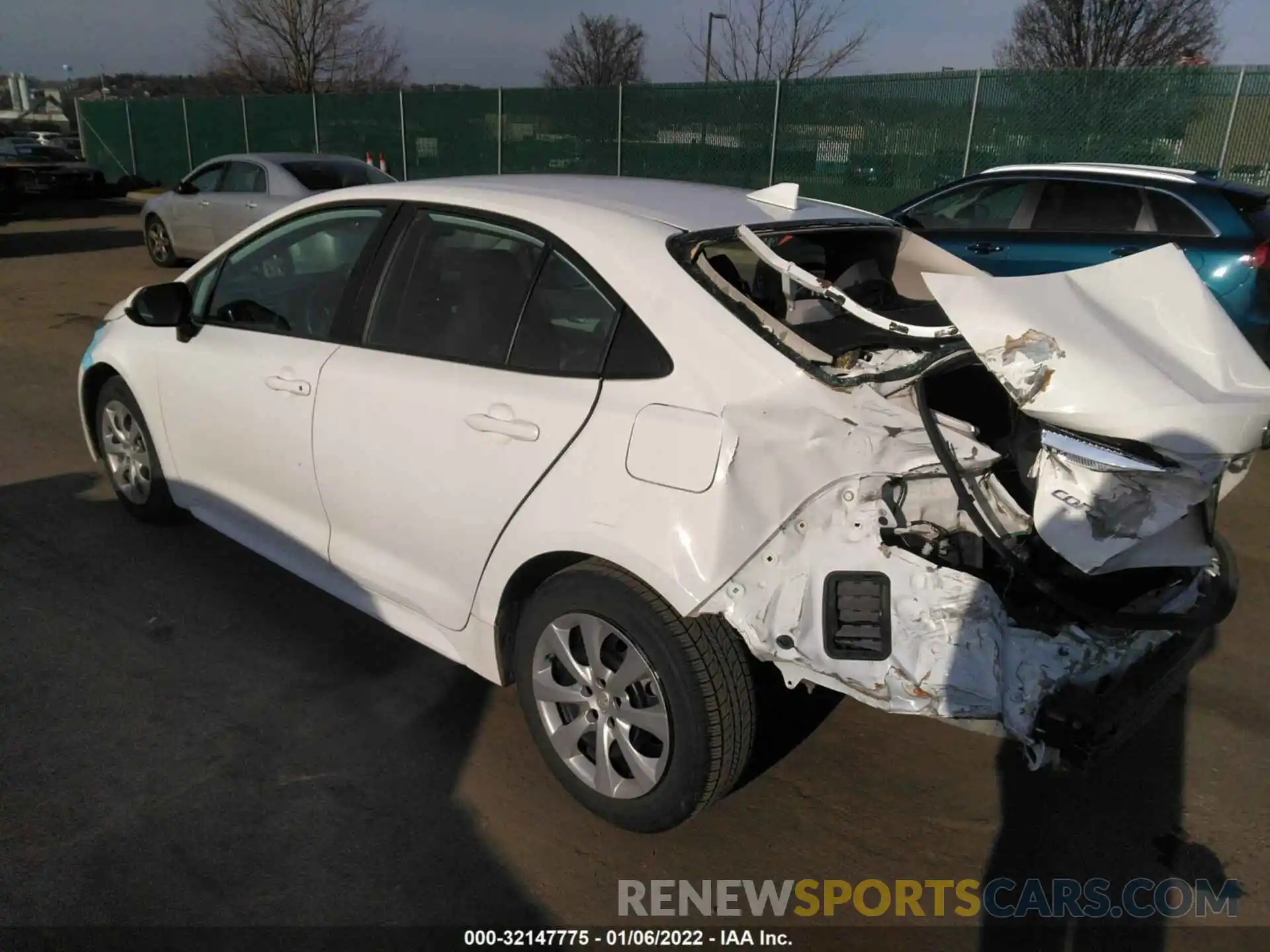 3 Photograph of a damaged car 5YFEPRAE4LP066626 TOYOTA COROLLA 2020