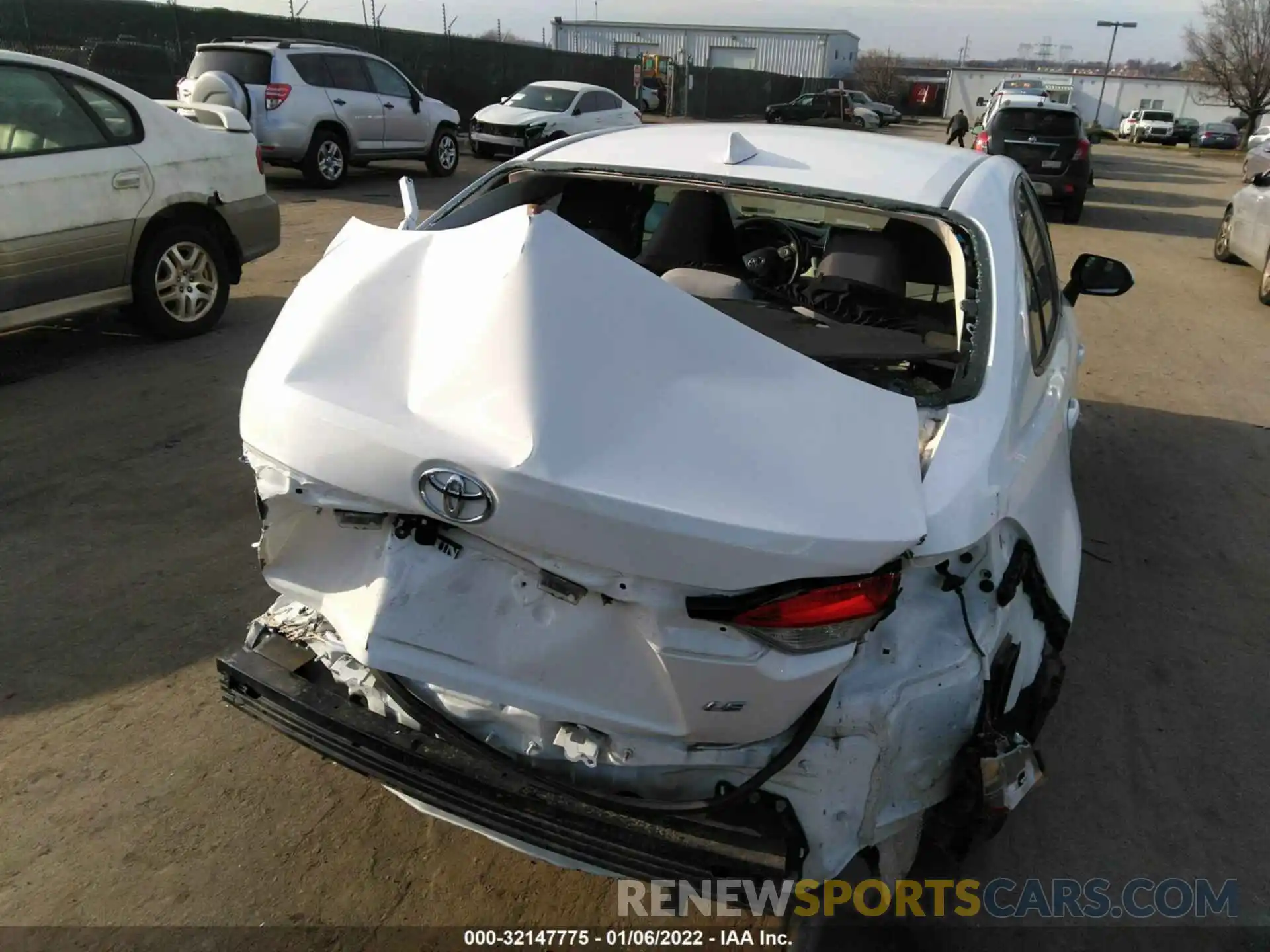 6 Photograph of a damaged car 5YFEPRAE4LP066626 TOYOTA COROLLA 2020