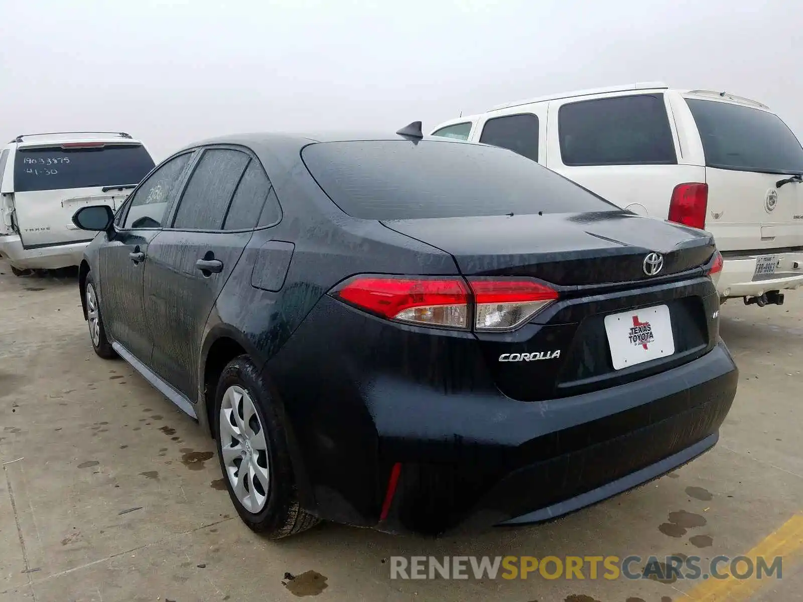 3 Photograph of a damaged car 5YFEPRAE4LP068330 TOYOTA COROLLA 2020