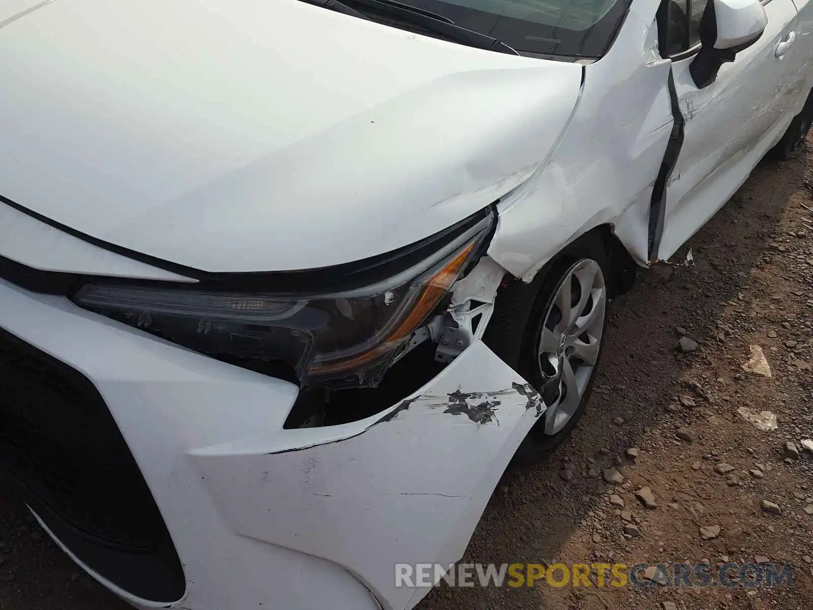 9 Photograph of a damaged car 5YFEPRAE4LP069624 TOYOTA COROLLA 2020