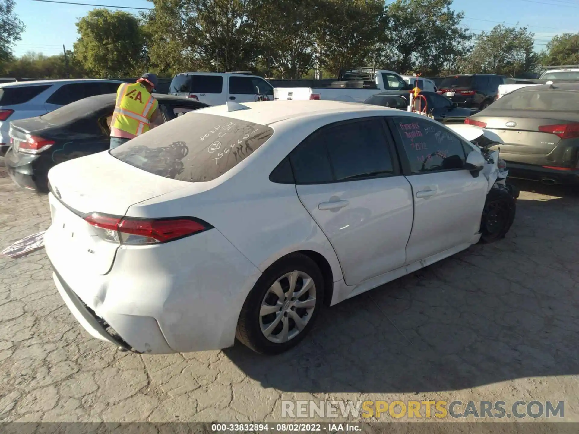 4 Photograph of a damaged car 5YFEPRAE4LP071373 TOYOTA COROLLA 2020