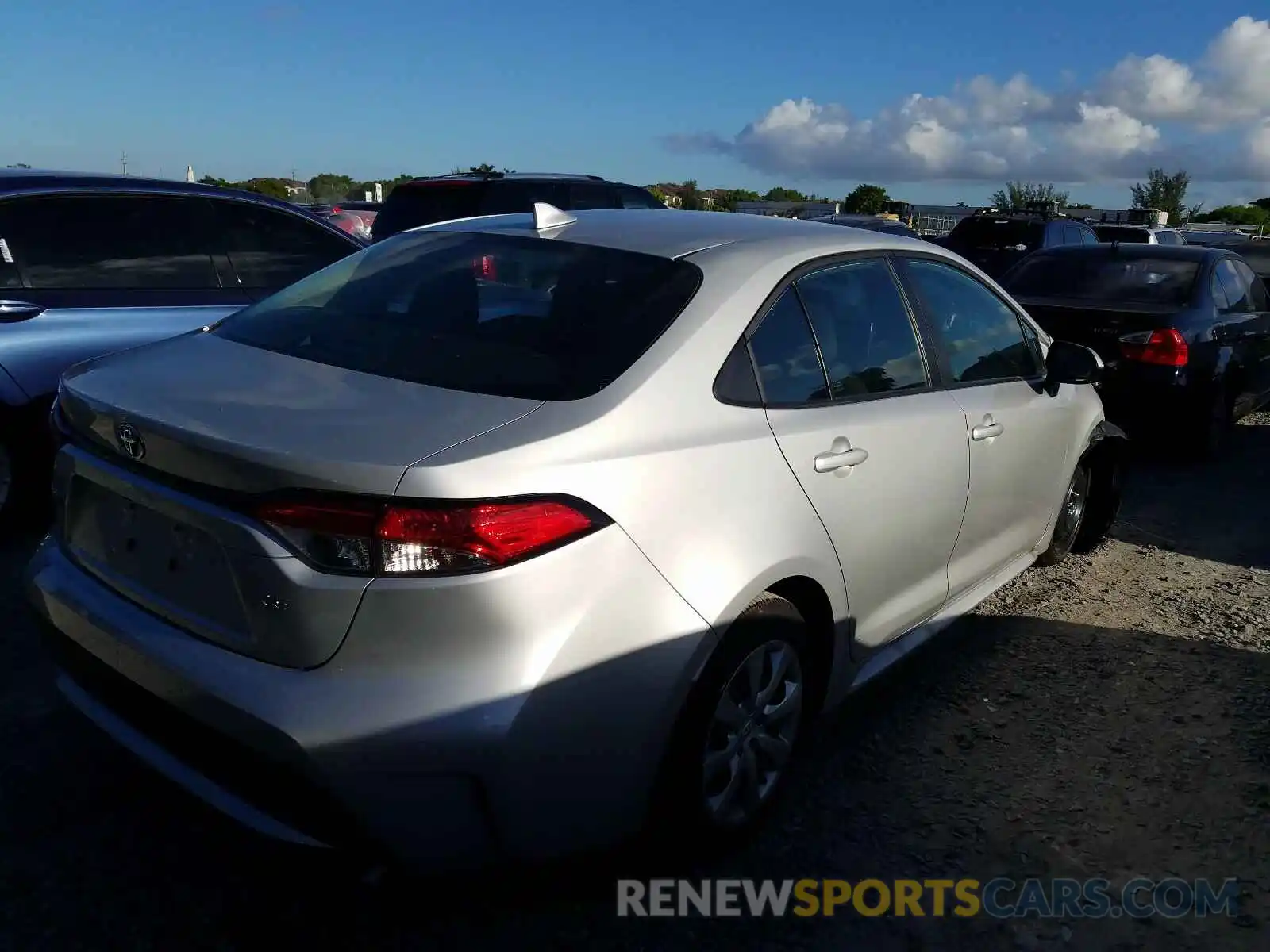 4 Photograph of a damaged car 5YFEPRAE4LP074886 TOYOTA COROLLA 2020