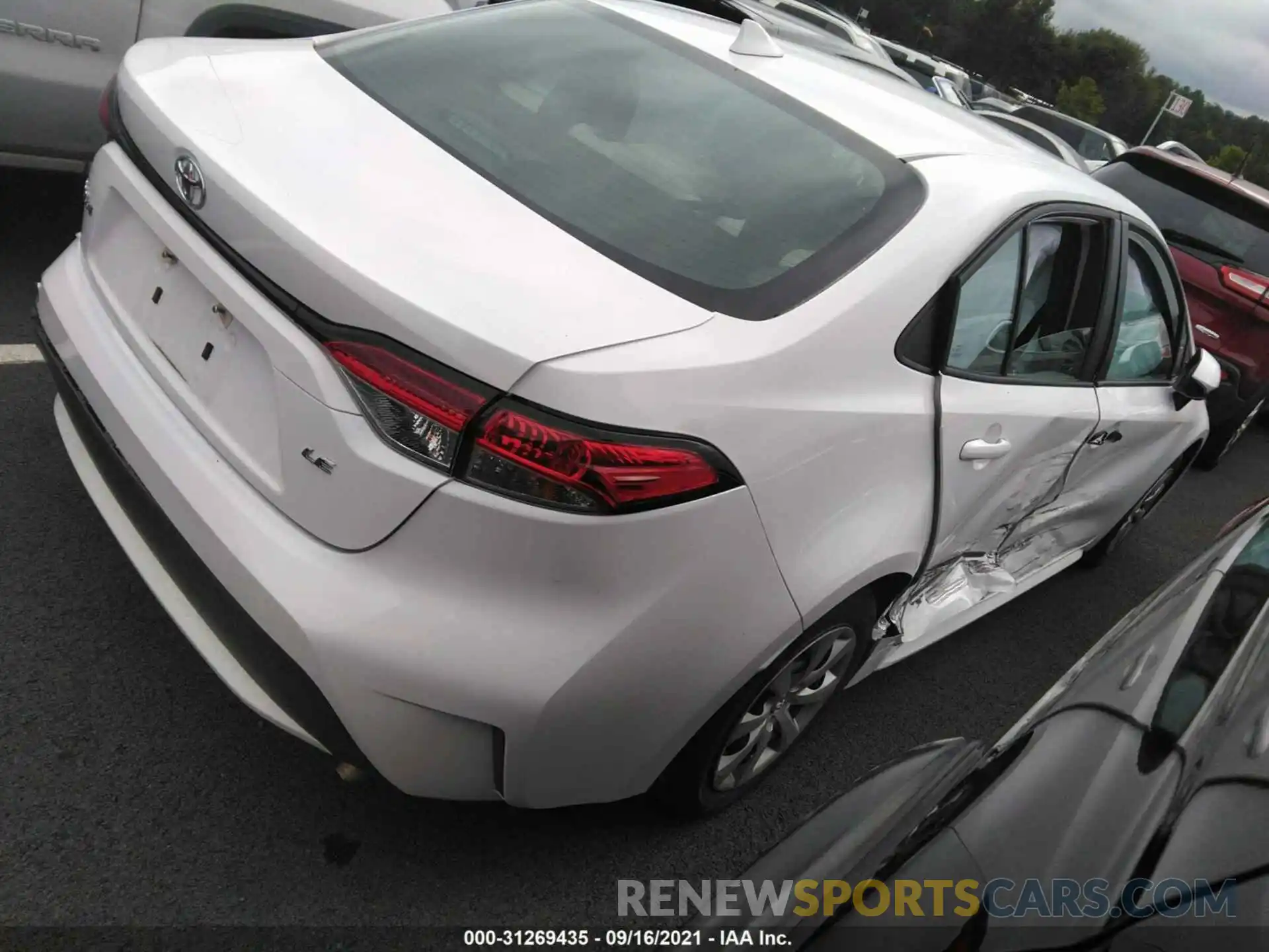 4 Photograph of a damaged car 5YFEPRAE4LP075343 TOYOTA COROLLA 2020