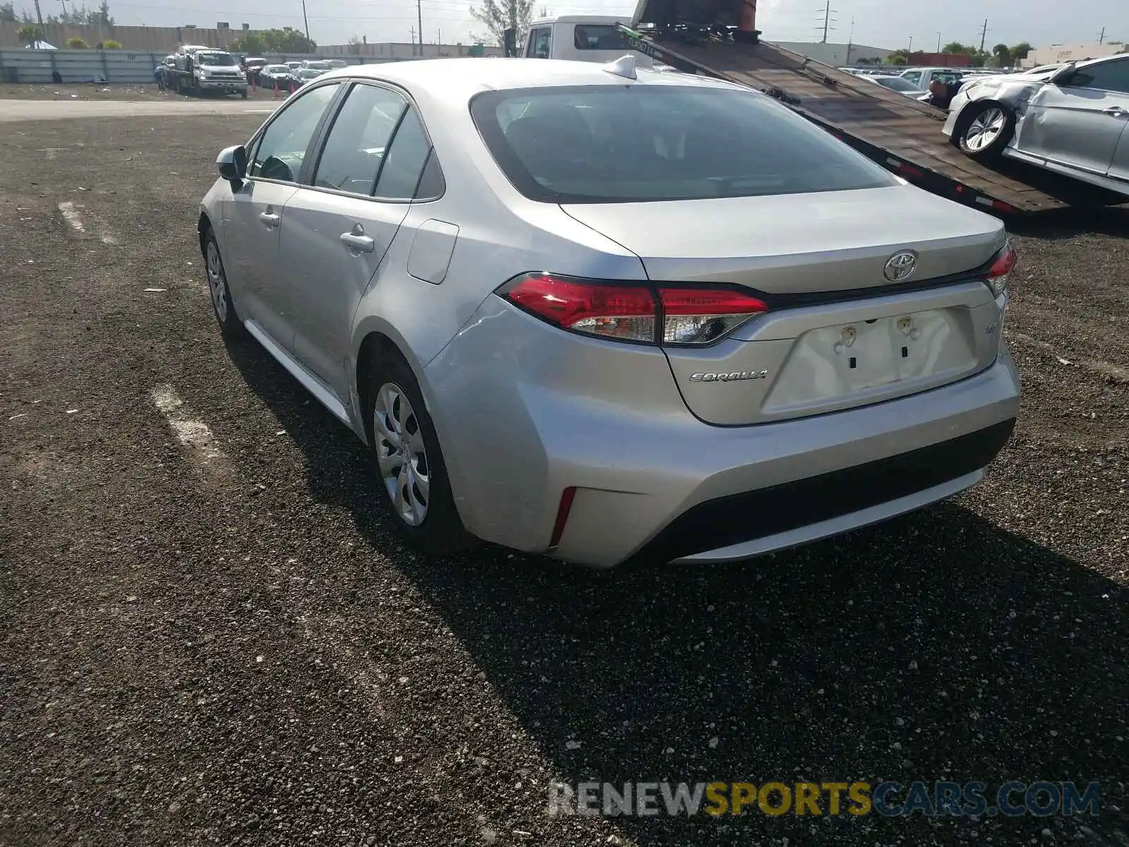 3 Photograph of a damaged car 5YFEPRAE4LP076069 TOYOTA COROLLA 2020