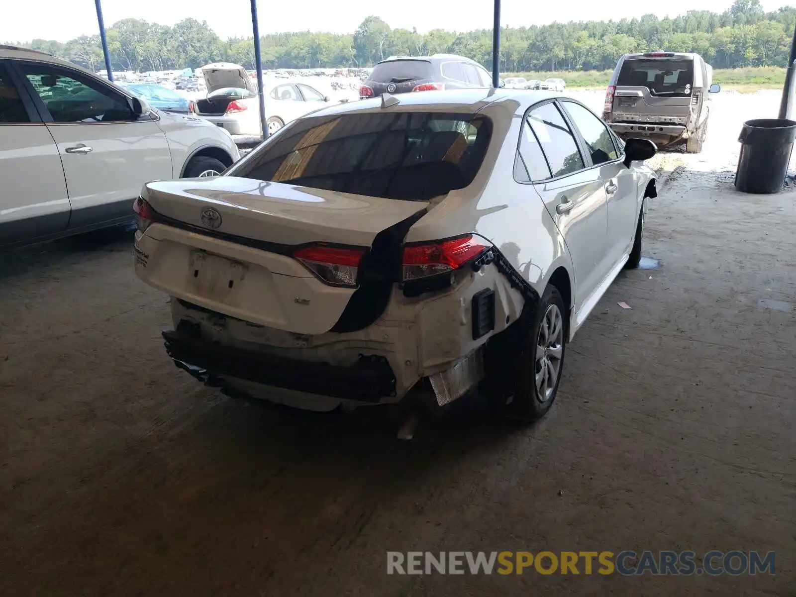 4 Photograph of a damaged car 5YFEPRAE4LP080008 TOYOTA COROLLA 2020