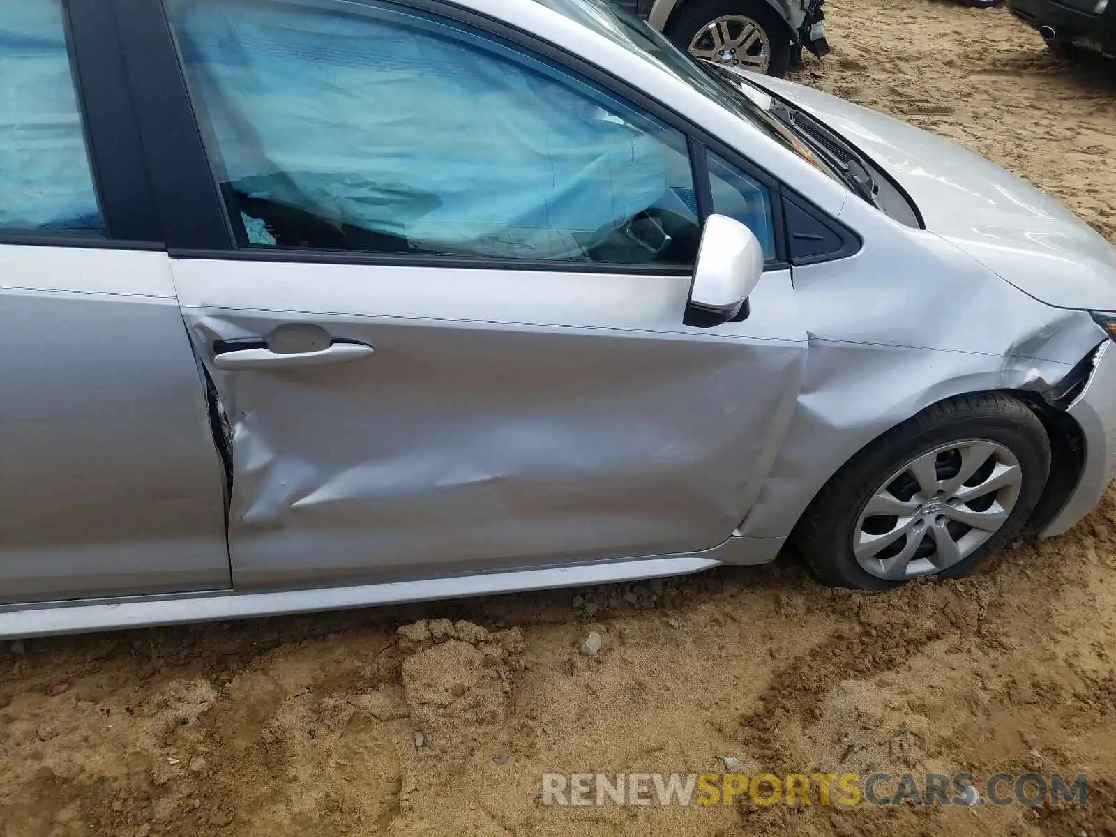 9 Photograph of a damaged car 5YFEPRAE4LP084348 TOYOTA COROLLA 2020