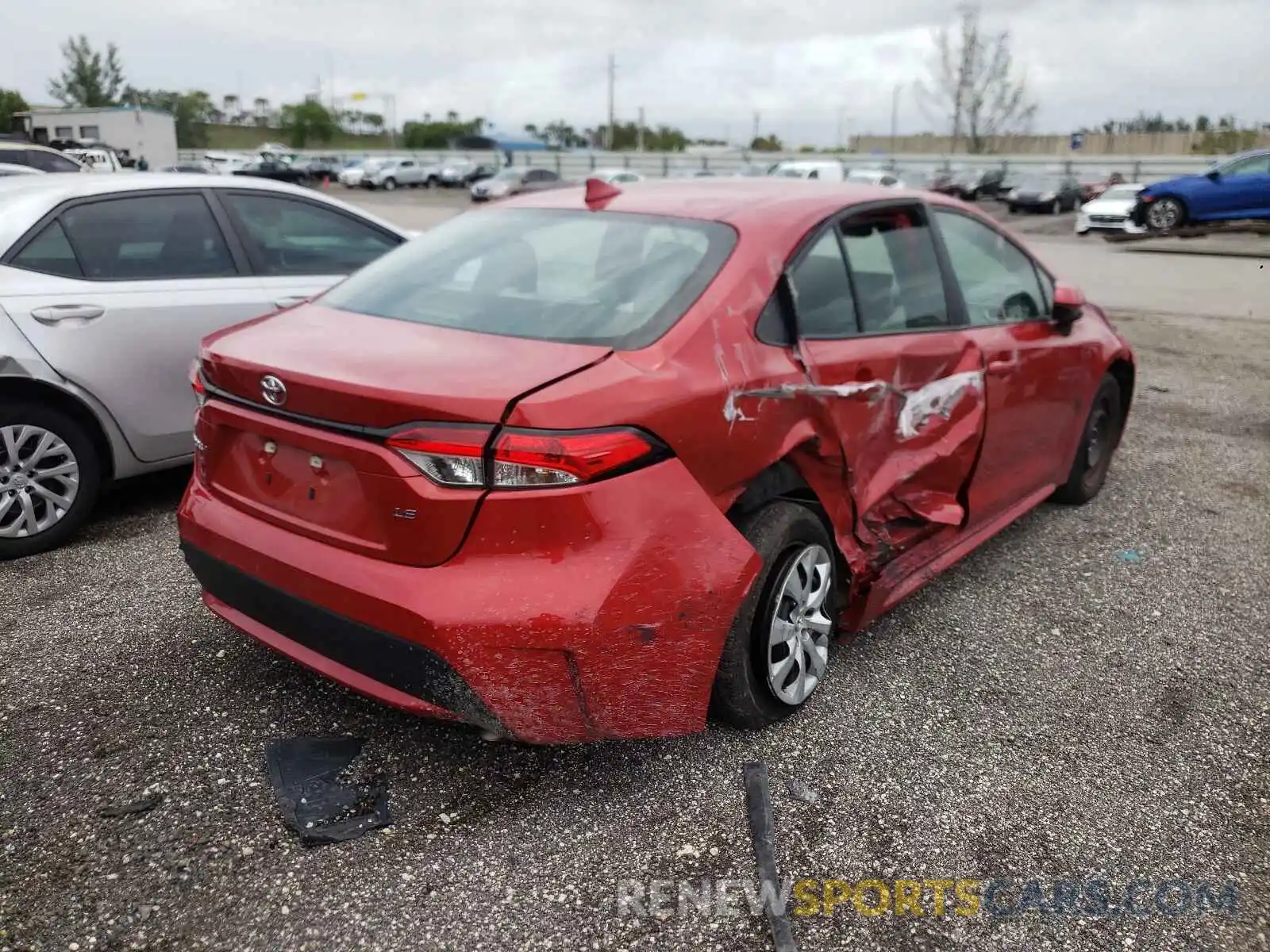 4 Photograph of a damaged car 5YFEPRAE4LP084477 TOYOTA COROLLA 2020