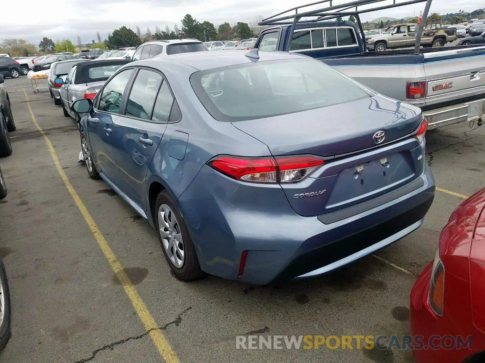 3 Photograph of a damaged car 5YFEPRAE4LP084768 TOYOTA COROLLA 2020