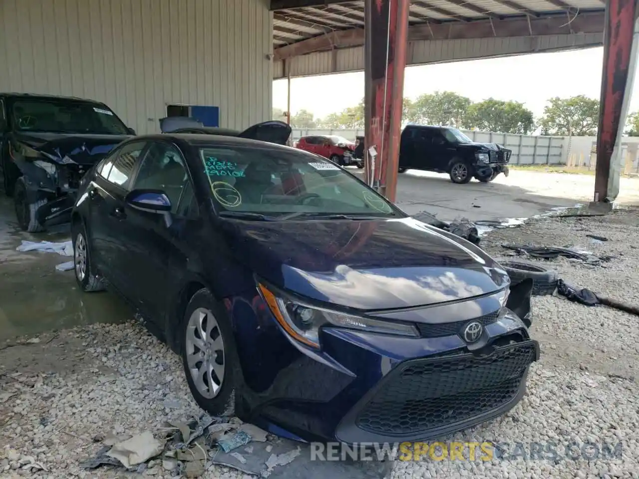 1 Photograph of a damaged car 5YFEPRAE4LP085581 TOYOTA COROLLA 2020