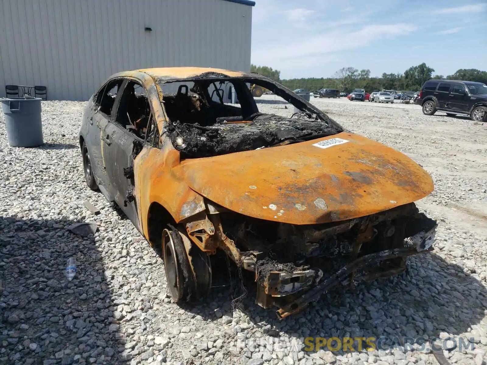 1 Photograph of a damaged car 5YFEPRAE4LP085841 TOYOTA COROLLA 2020