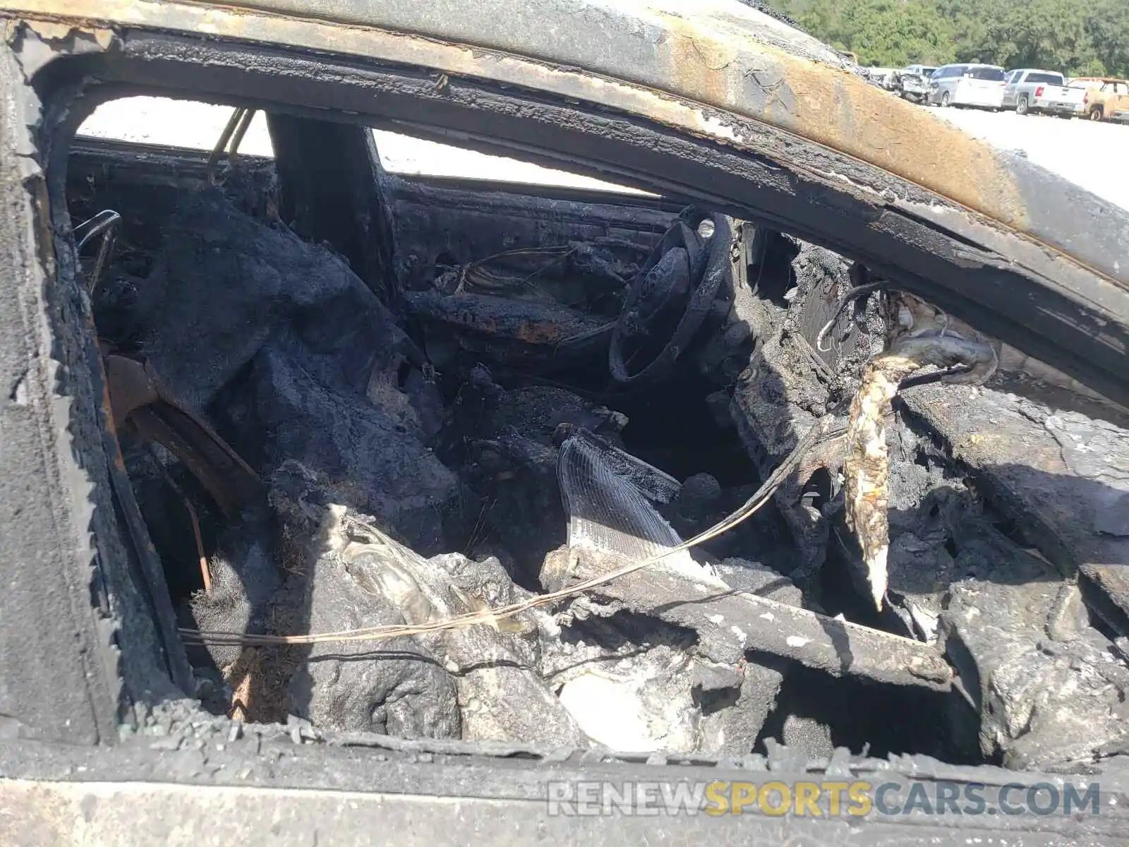 5 Photograph of a damaged car 5YFEPRAE4LP085841 TOYOTA COROLLA 2020