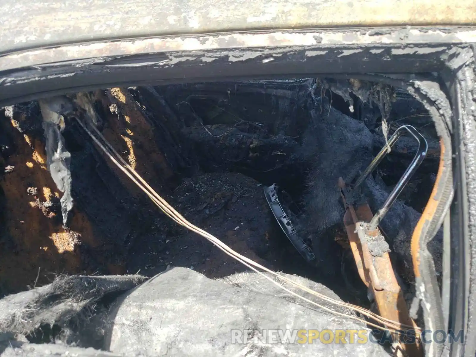 6 Photograph of a damaged car 5YFEPRAE4LP085841 TOYOTA COROLLA 2020