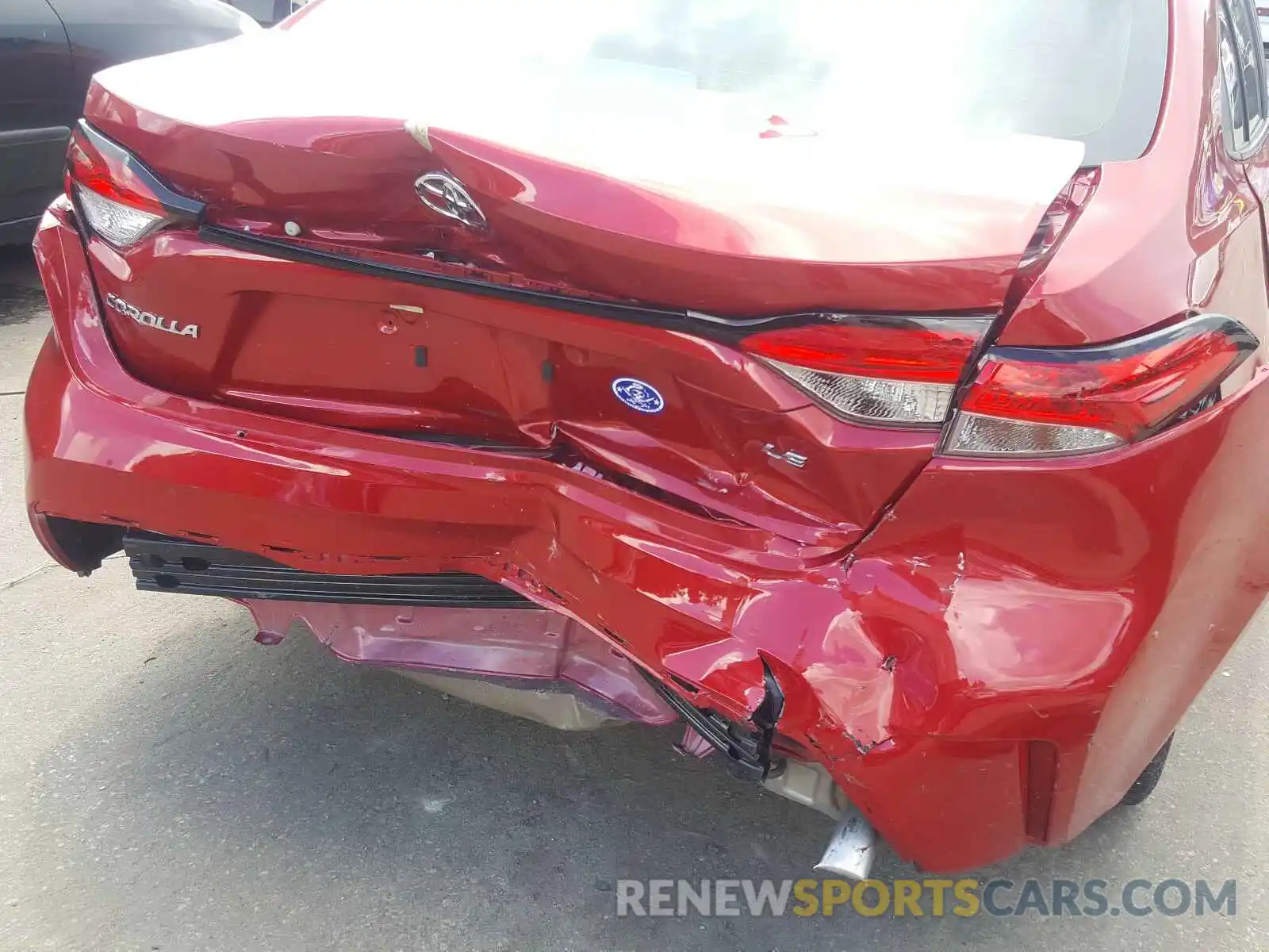 9 Photograph of a damaged car 5YFEPRAE4LP086021 TOYOTA COROLLA 2020