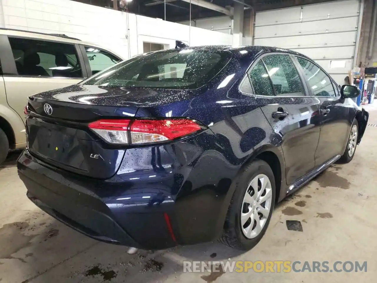 4 Photograph of a damaged car 5YFEPRAE4LP087640 TOYOTA COROLLA 2020