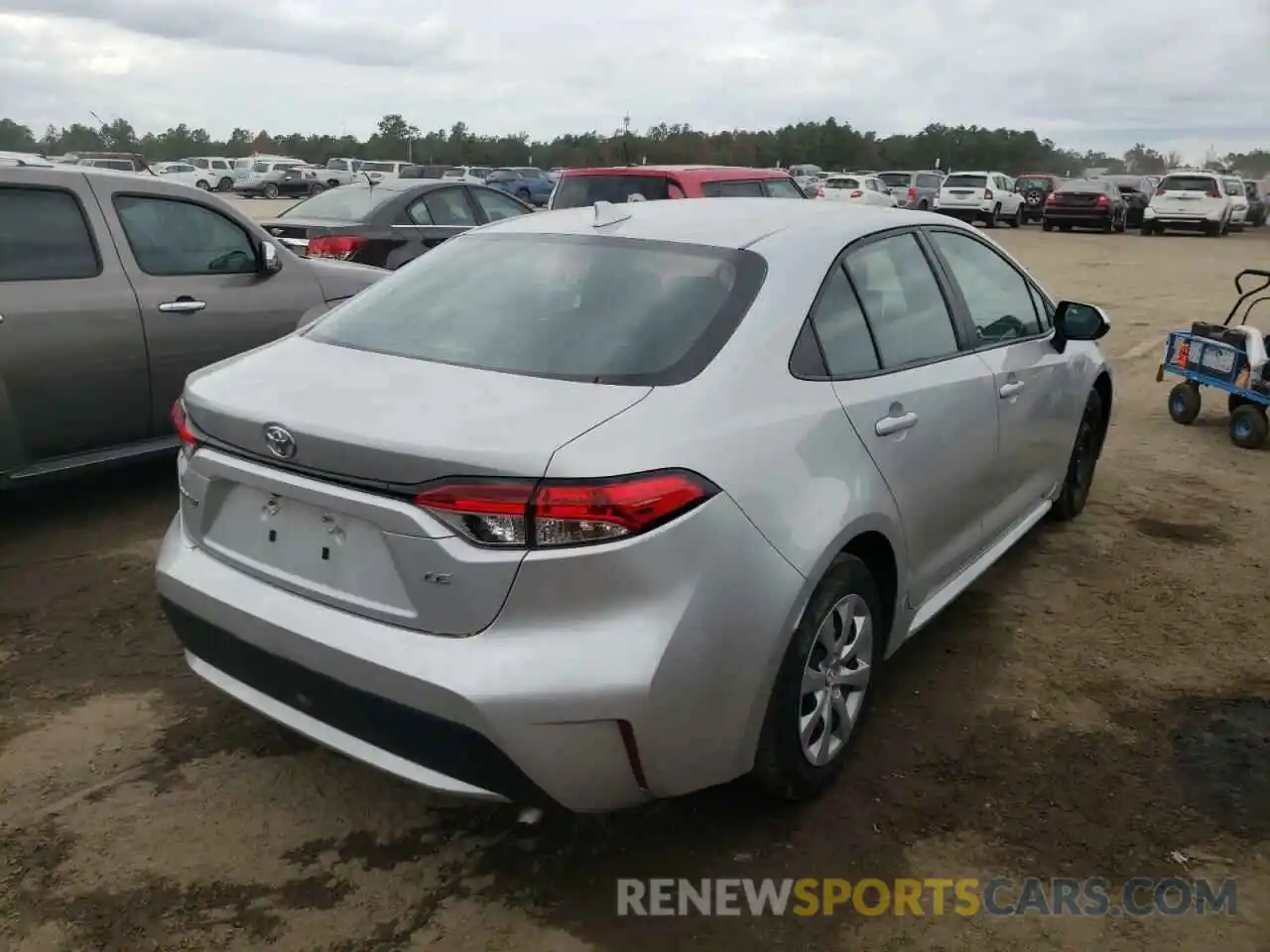 4 Photograph of a damaged car 5YFEPRAE4LP087850 TOYOTA COROLLA 2020