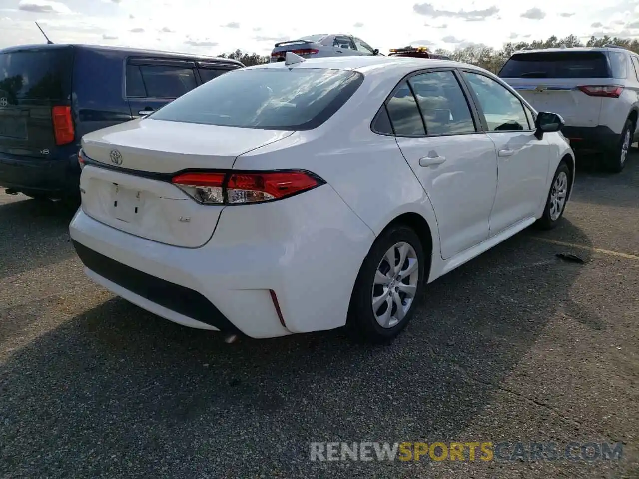 4 Photograph of a damaged car 5YFEPRAE4LP088609 TOYOTA COROLLA 2020